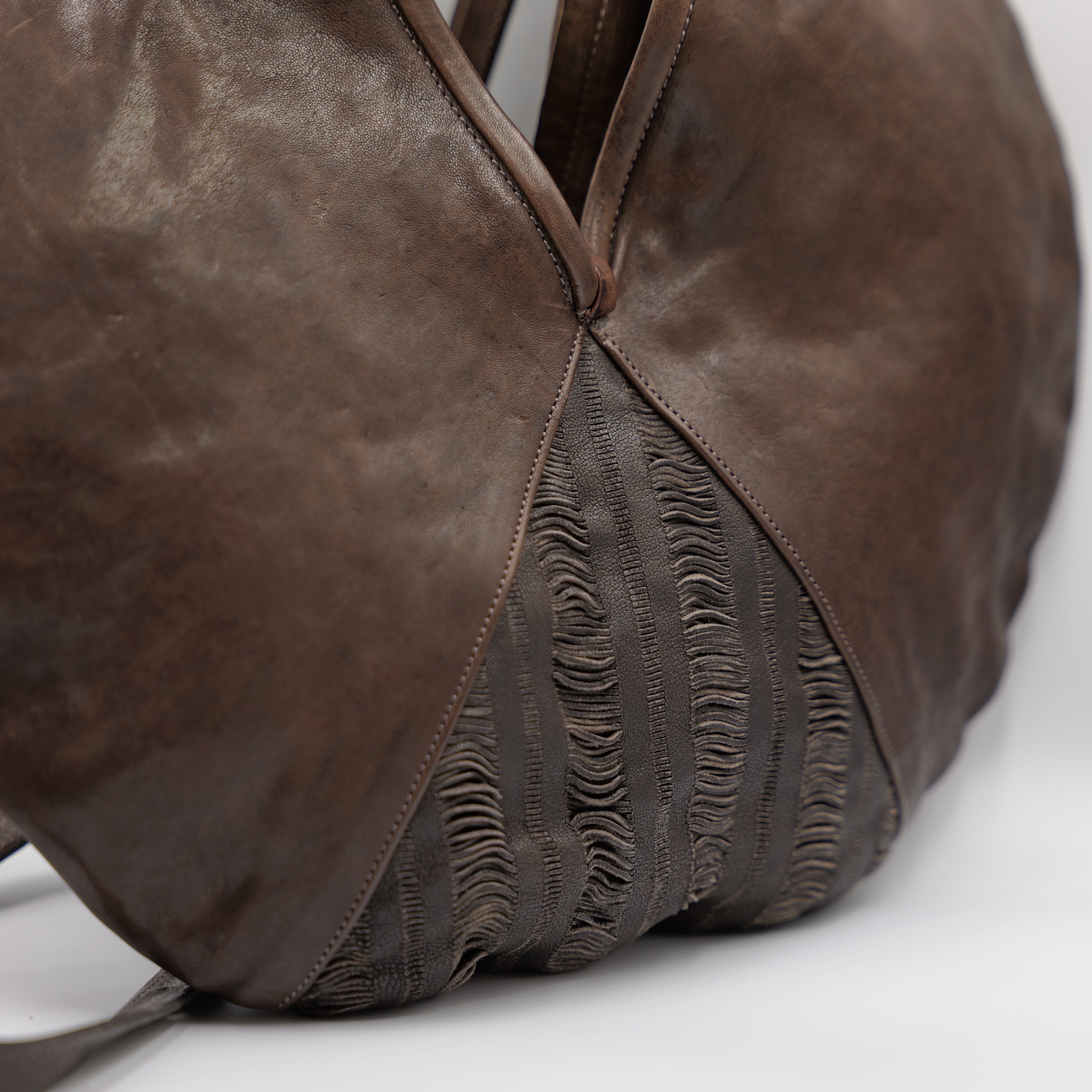 Soho Bags - Borsa Mezzaluna in Pelle Testa di Moro