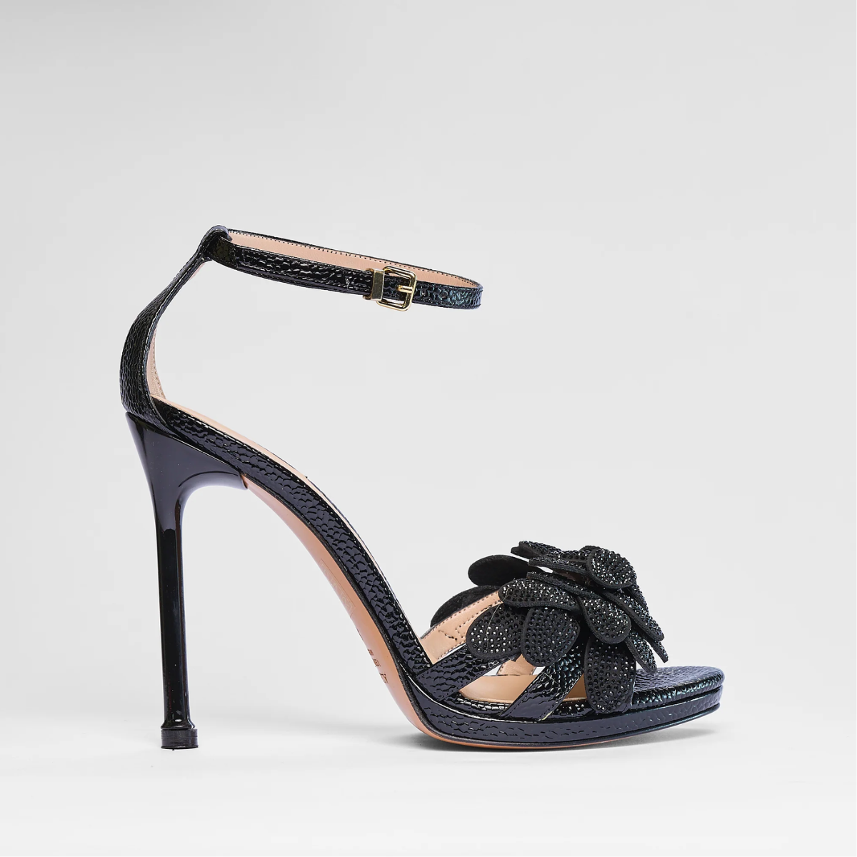 Albano Sandalo in vernice con fiore