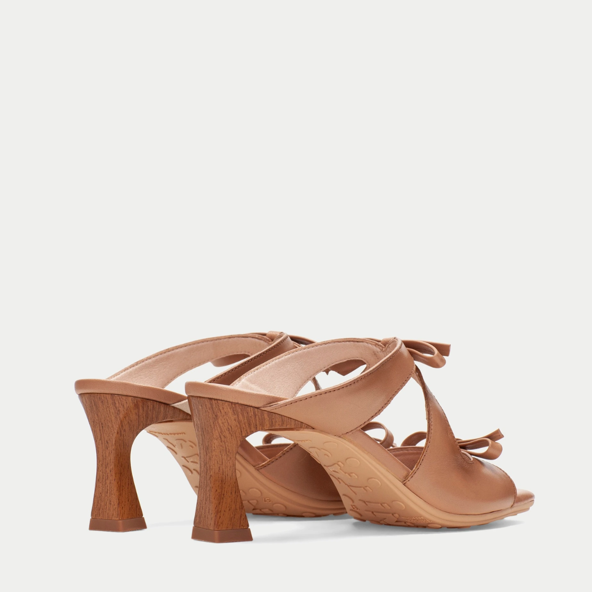 Hispanitas - Scalzato in pelle con fiocchi