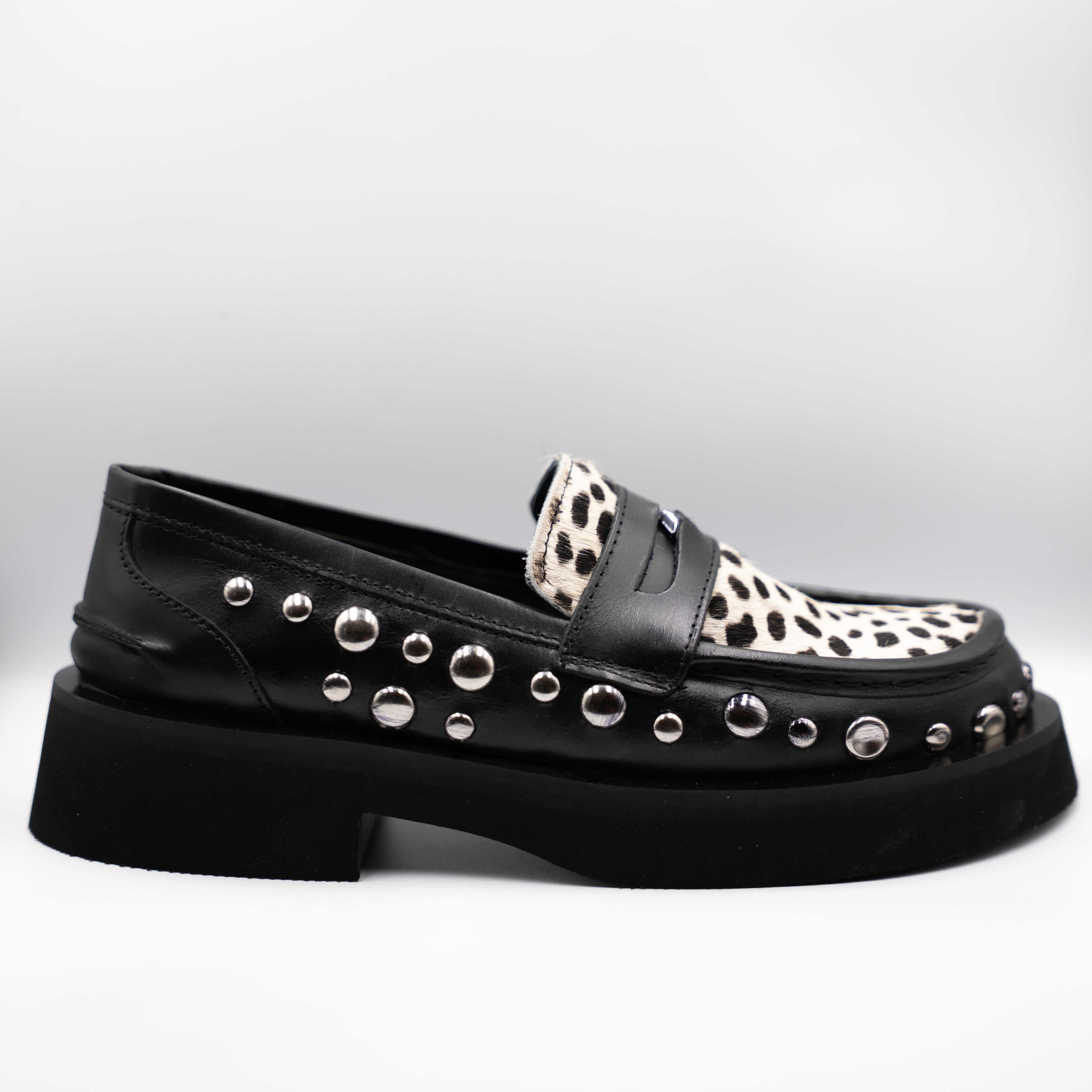 Zoe - Mocassini in pelle e cavallino con borchie