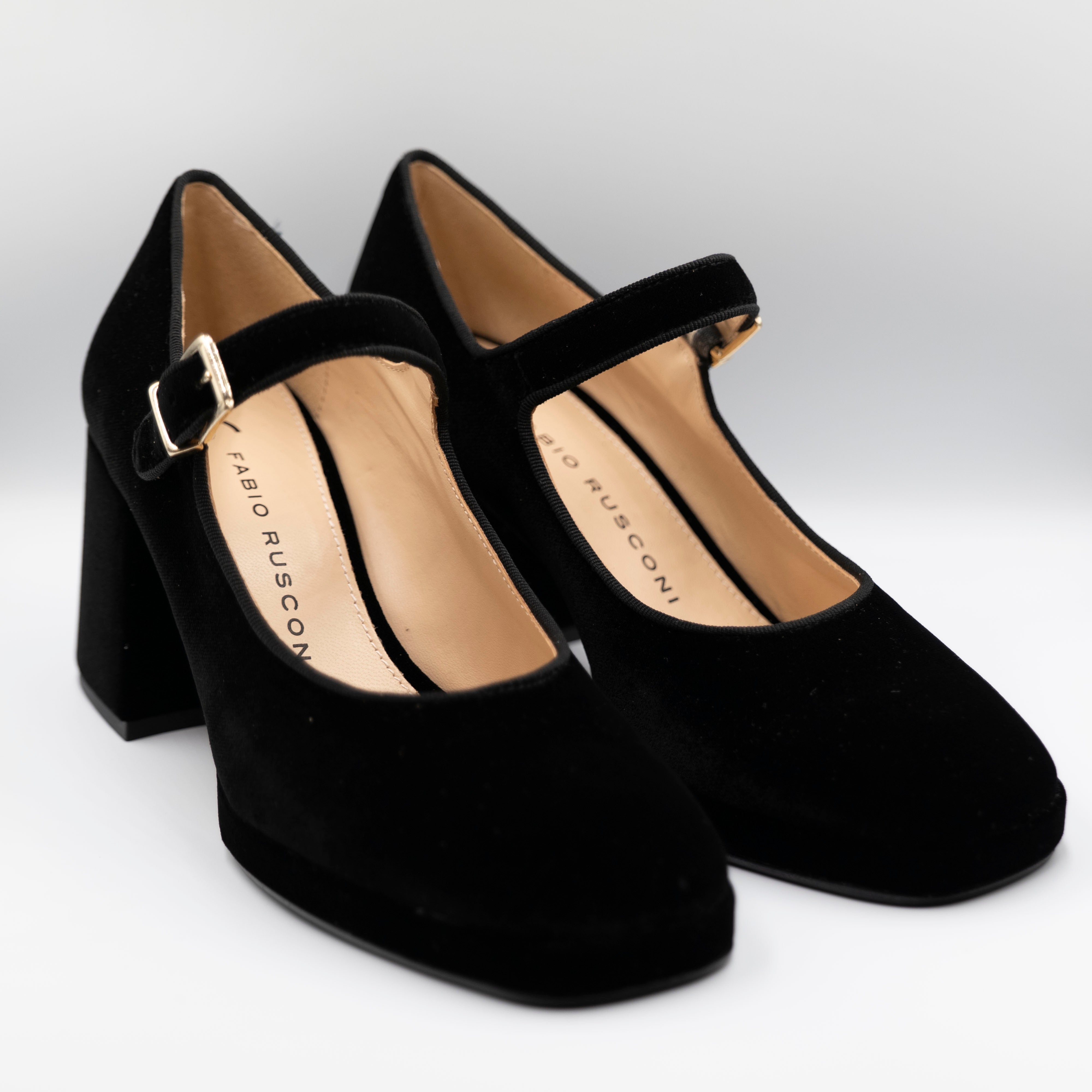 Fabio Rusconi - Décolleté in velluto con cinturino e plateau - Nero