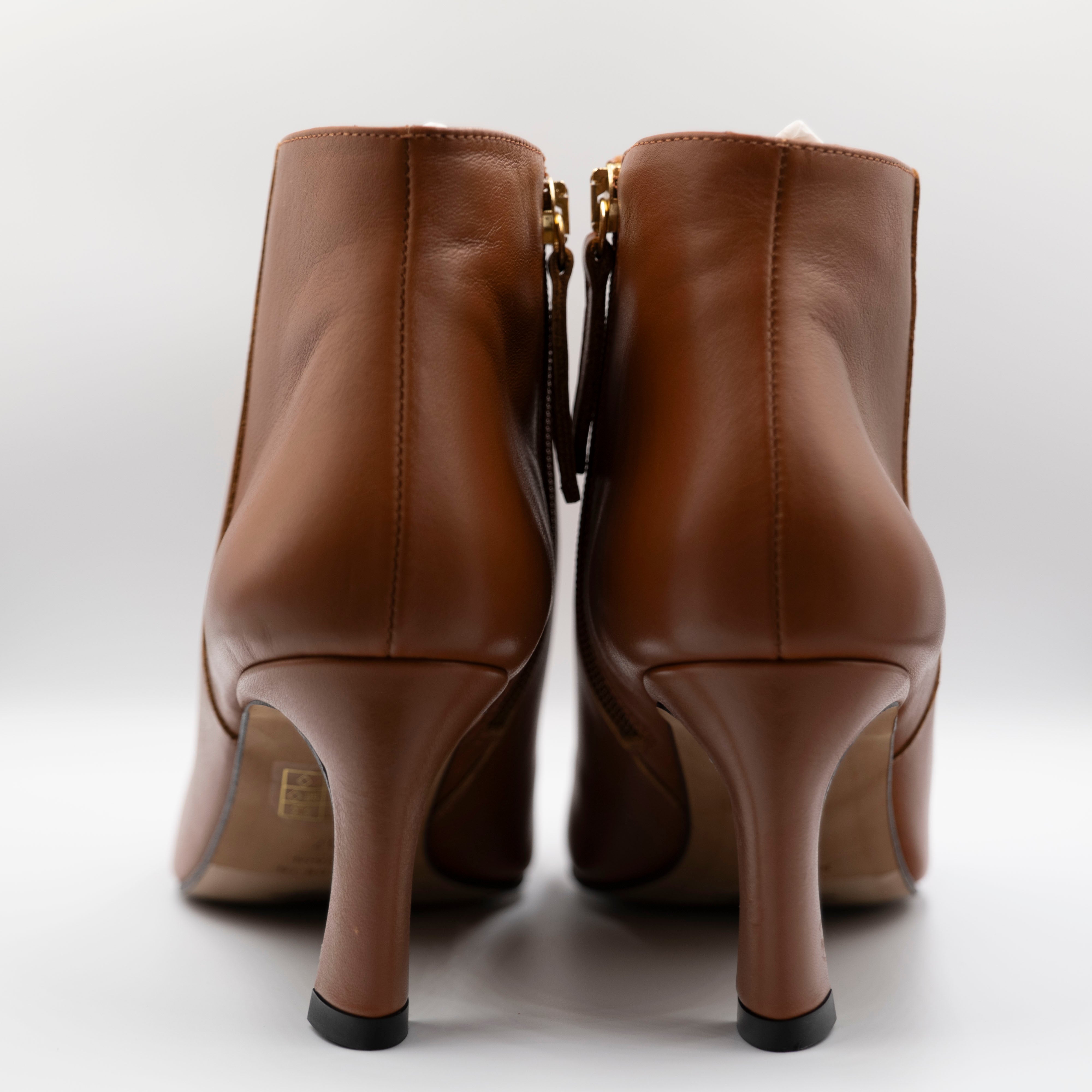 Angel Alarcon - Tronchetti in nappa, punta e zip -Cuoio