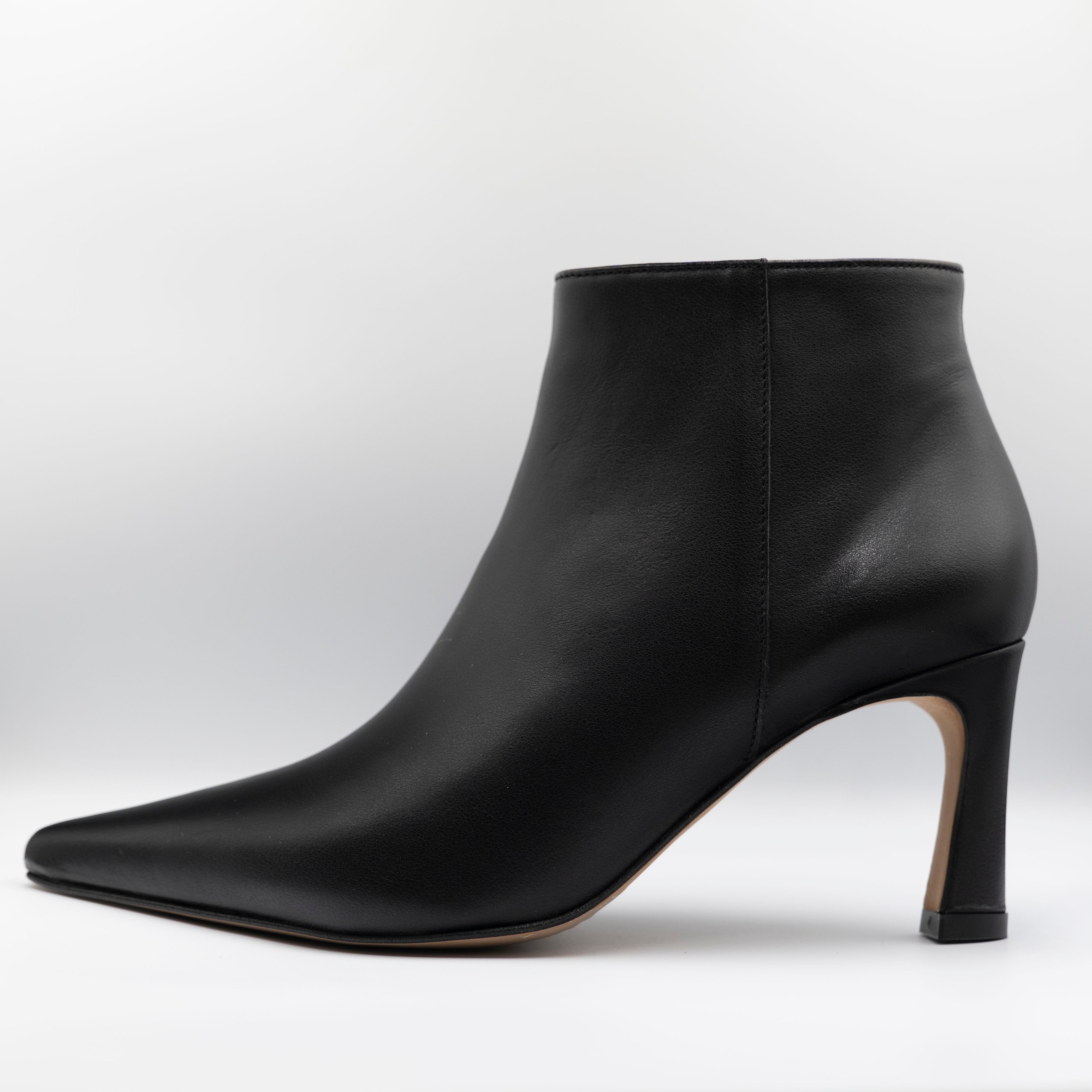 Angel Alarcon - Tronchetti in nappa, punta e zip - Nero