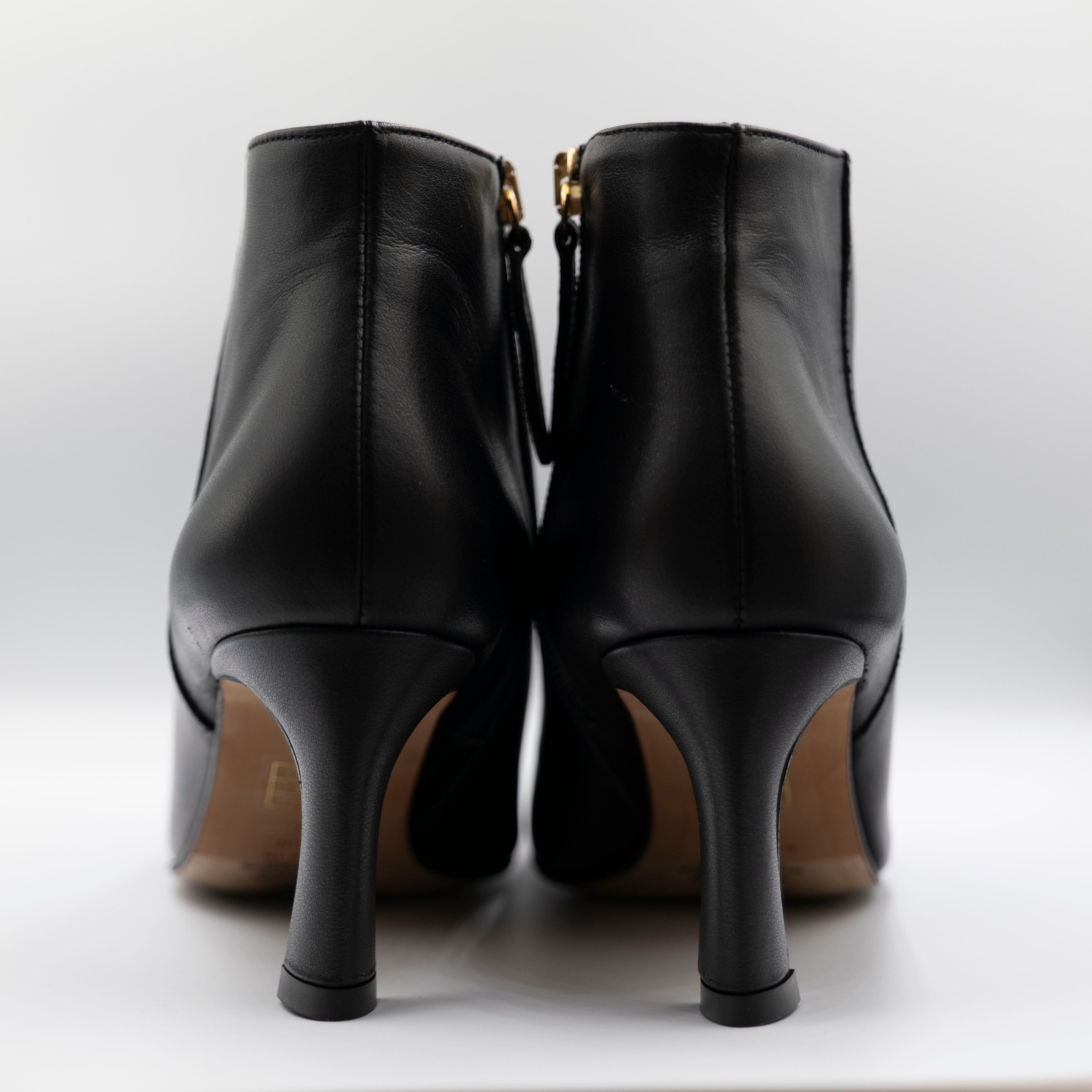 Angel Alarcon - Tronchetti in nappa, punta e zip - Nero