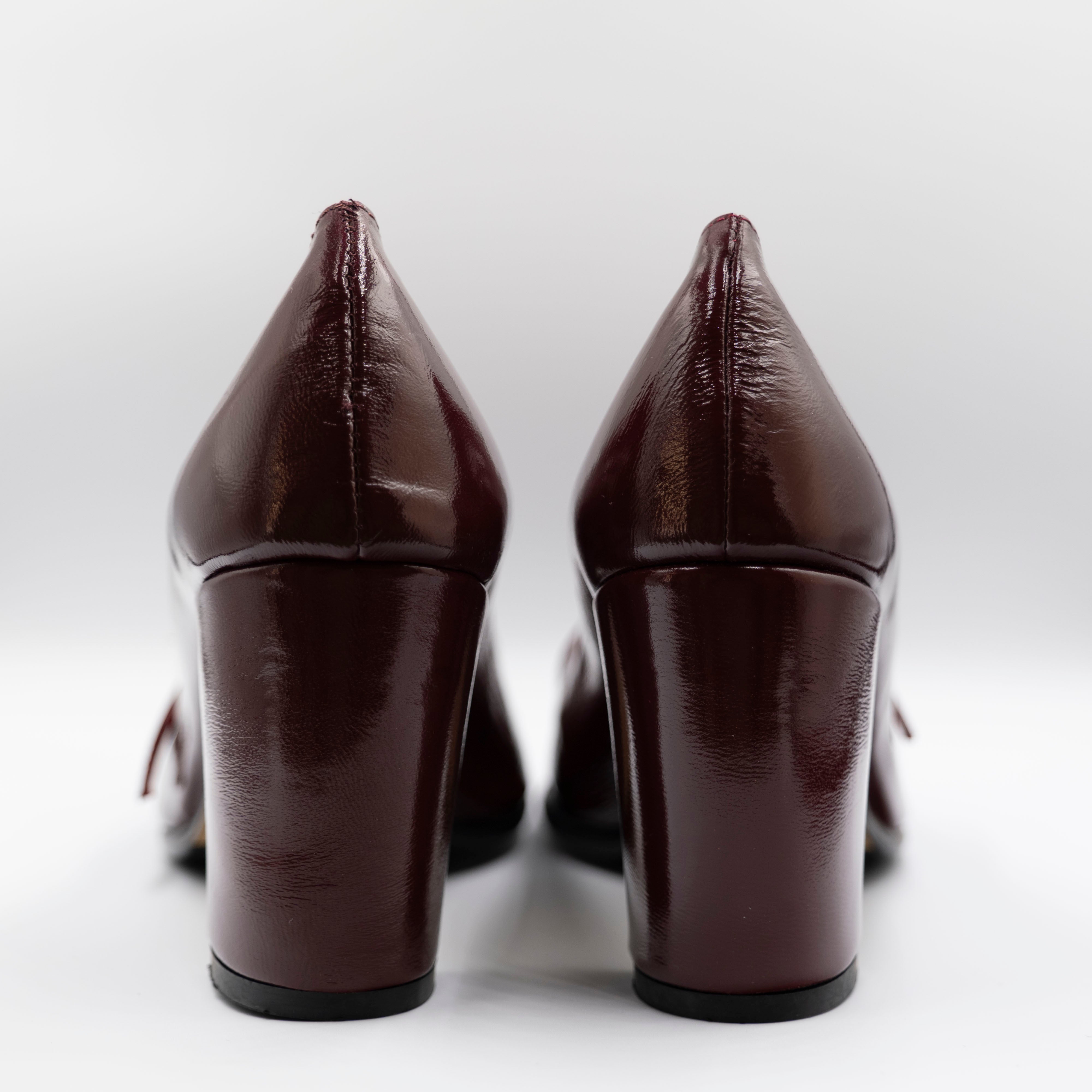 L'arianna - Décolleté in vernice con cinturino - Bordò