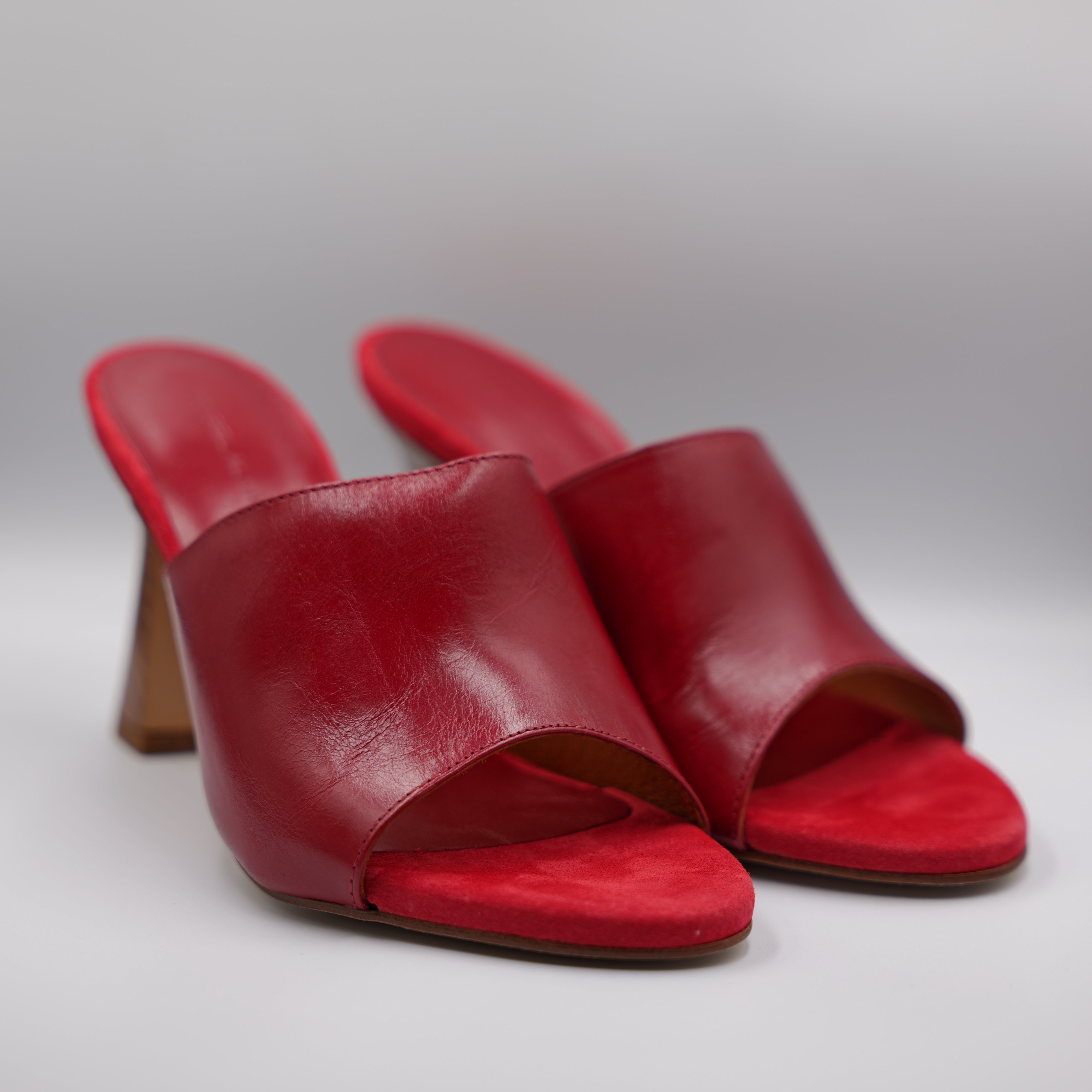 Angel Alarcon - Scalzato in pelle