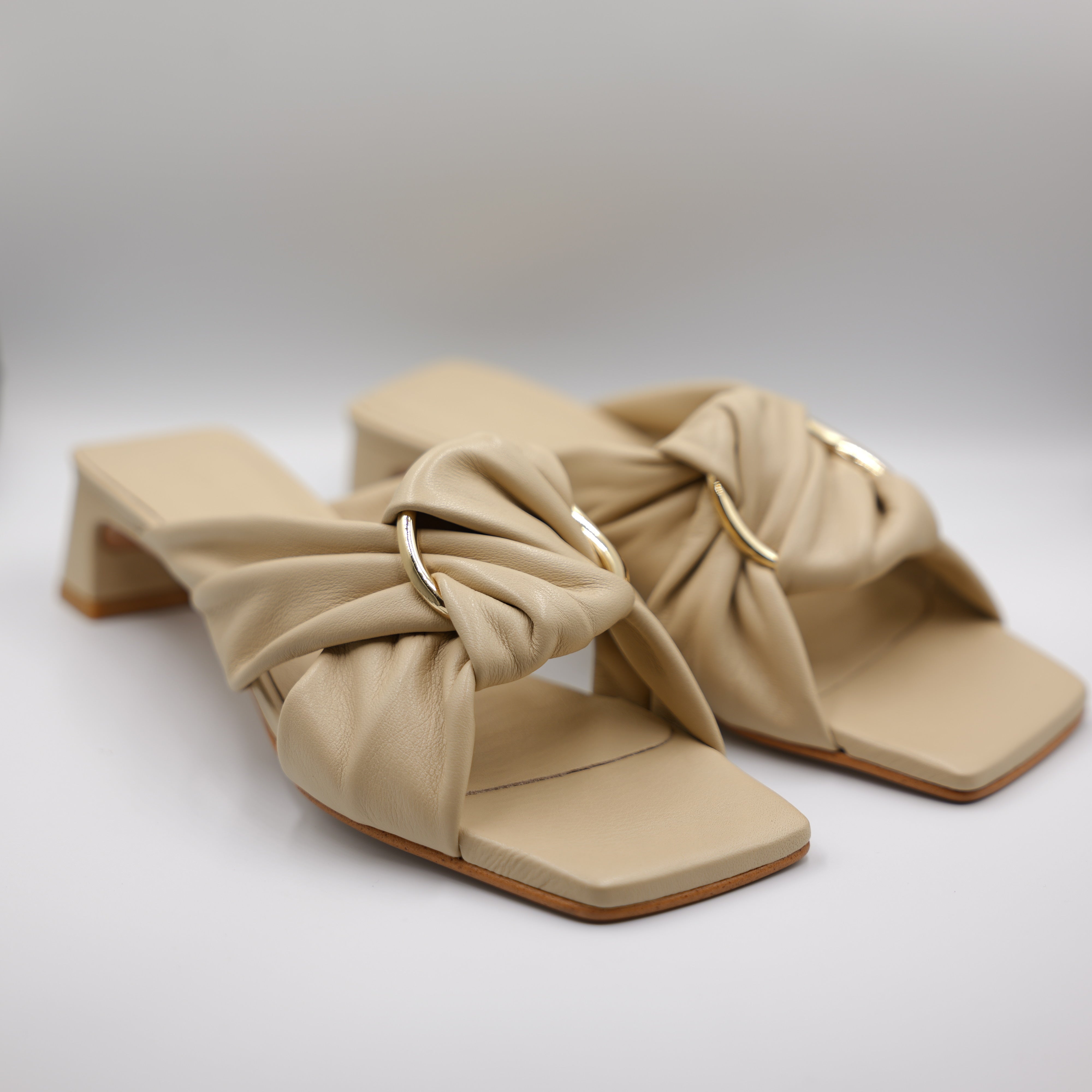 Angel Alarcon - Scalzato in pelle