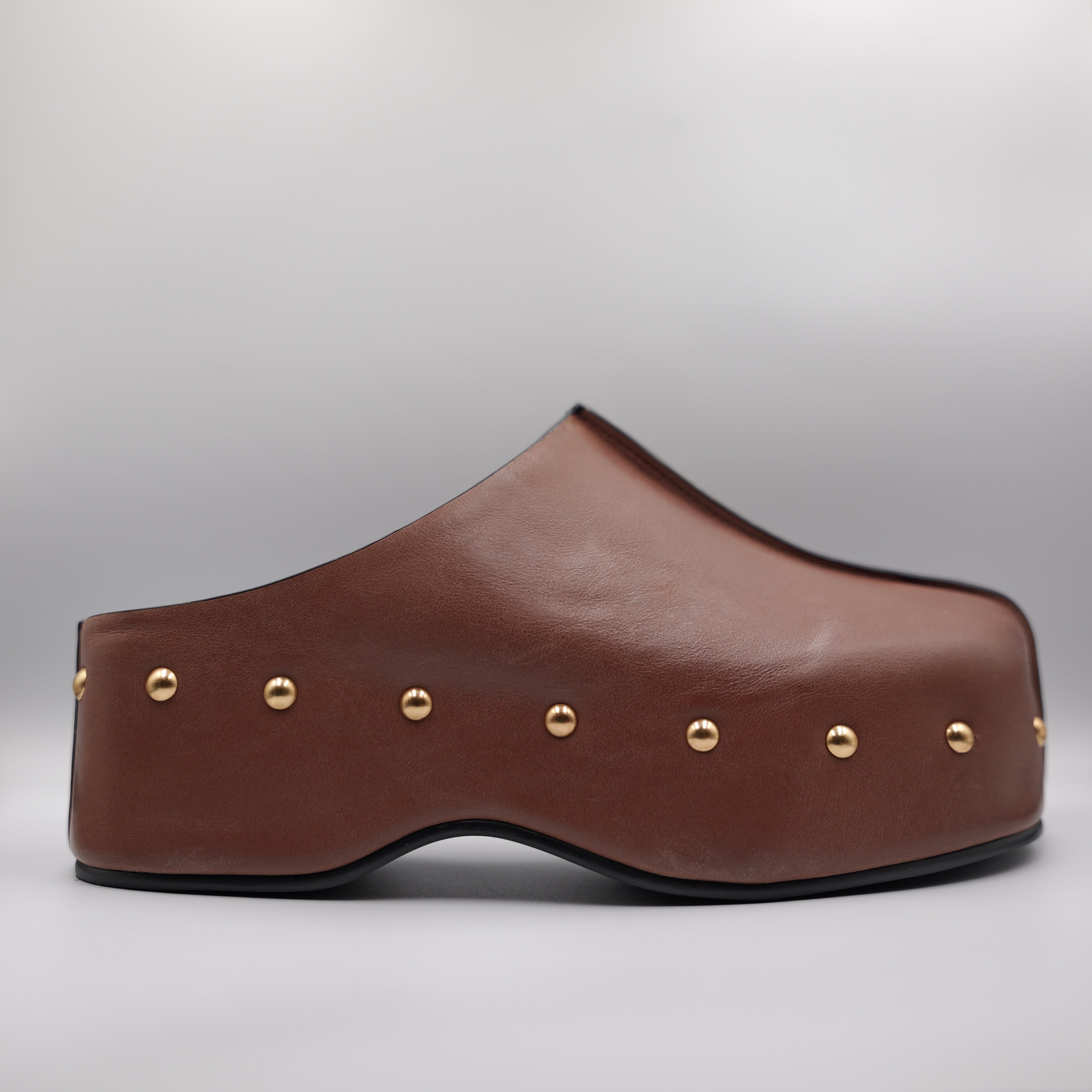 Miss Olivia - Scalzato in pelle con borchie