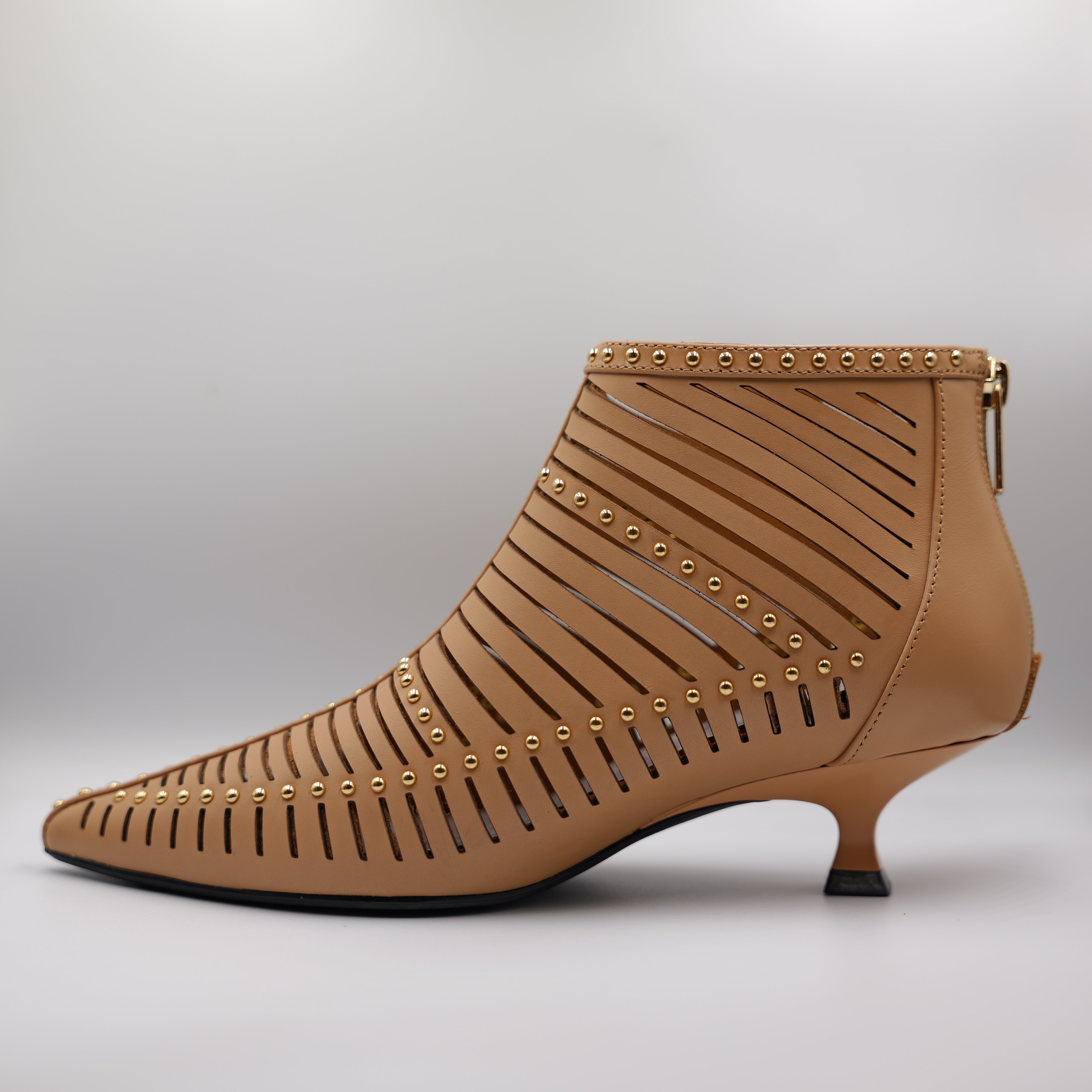 Miss Olivia - Tronchetto in pelle con borchie