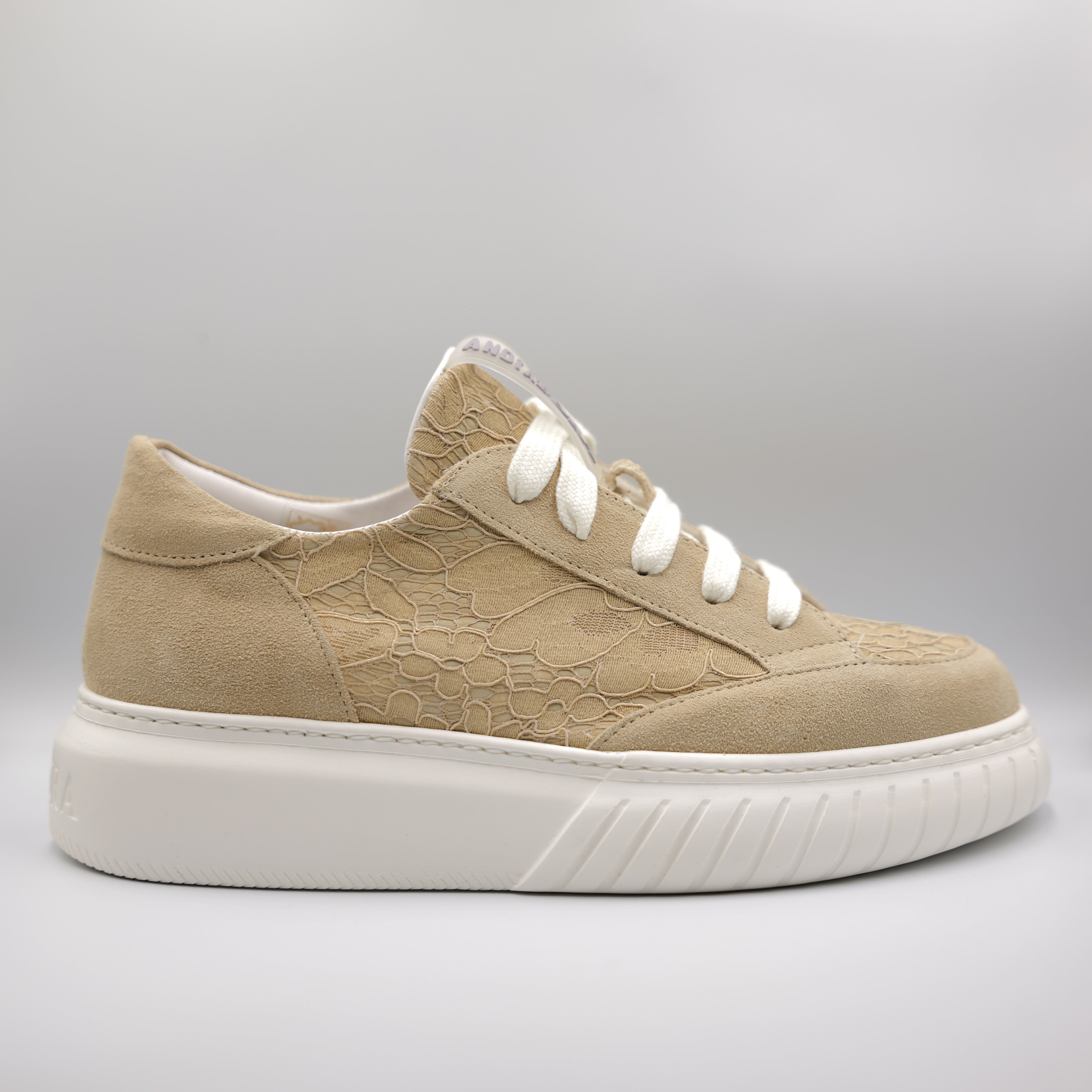 Andiafora - Sneakers in camoscio e pizzo