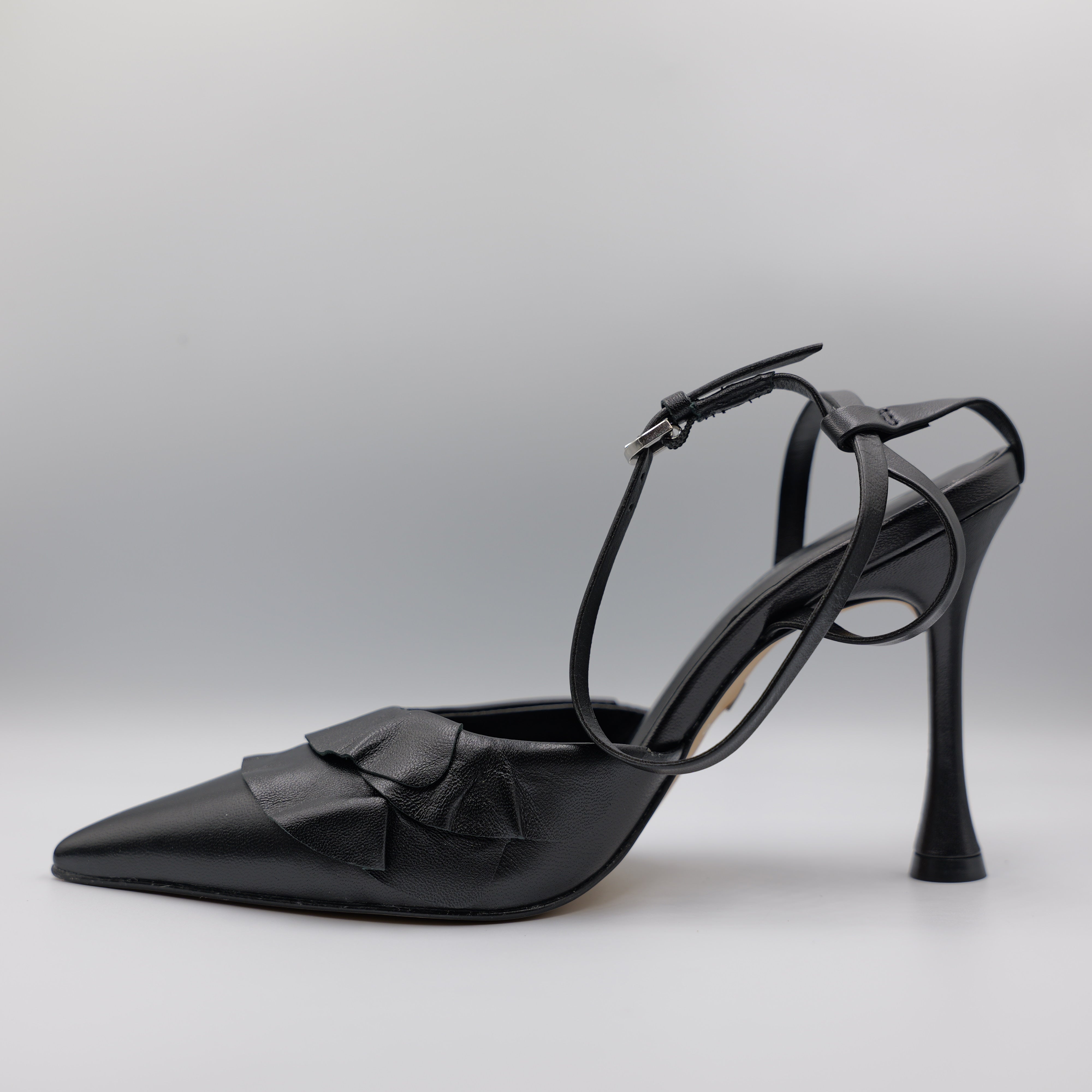 Carrano-slingback in pelle con cinturino
