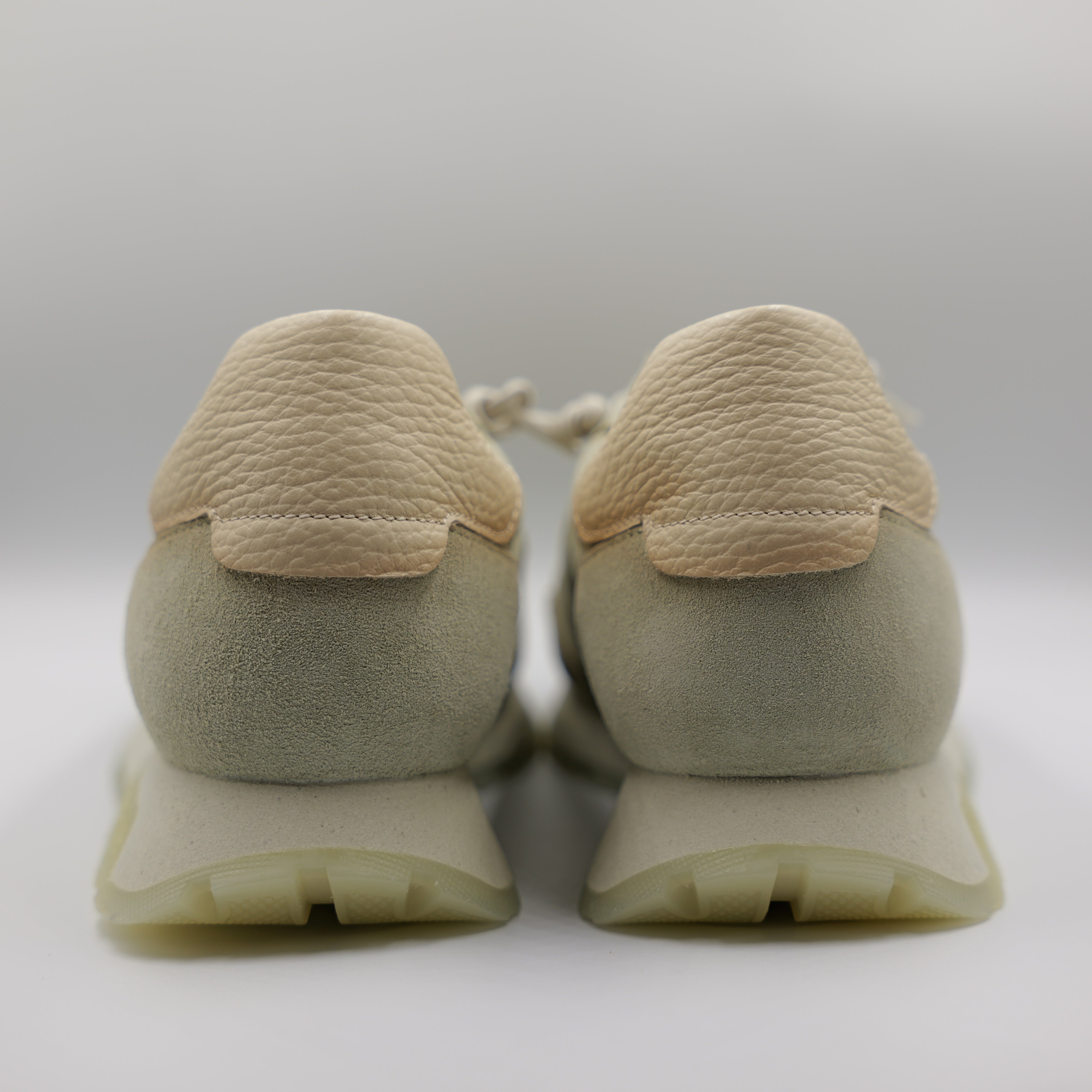 Hispanitas-Sneakers in camoscio con lacci elastici