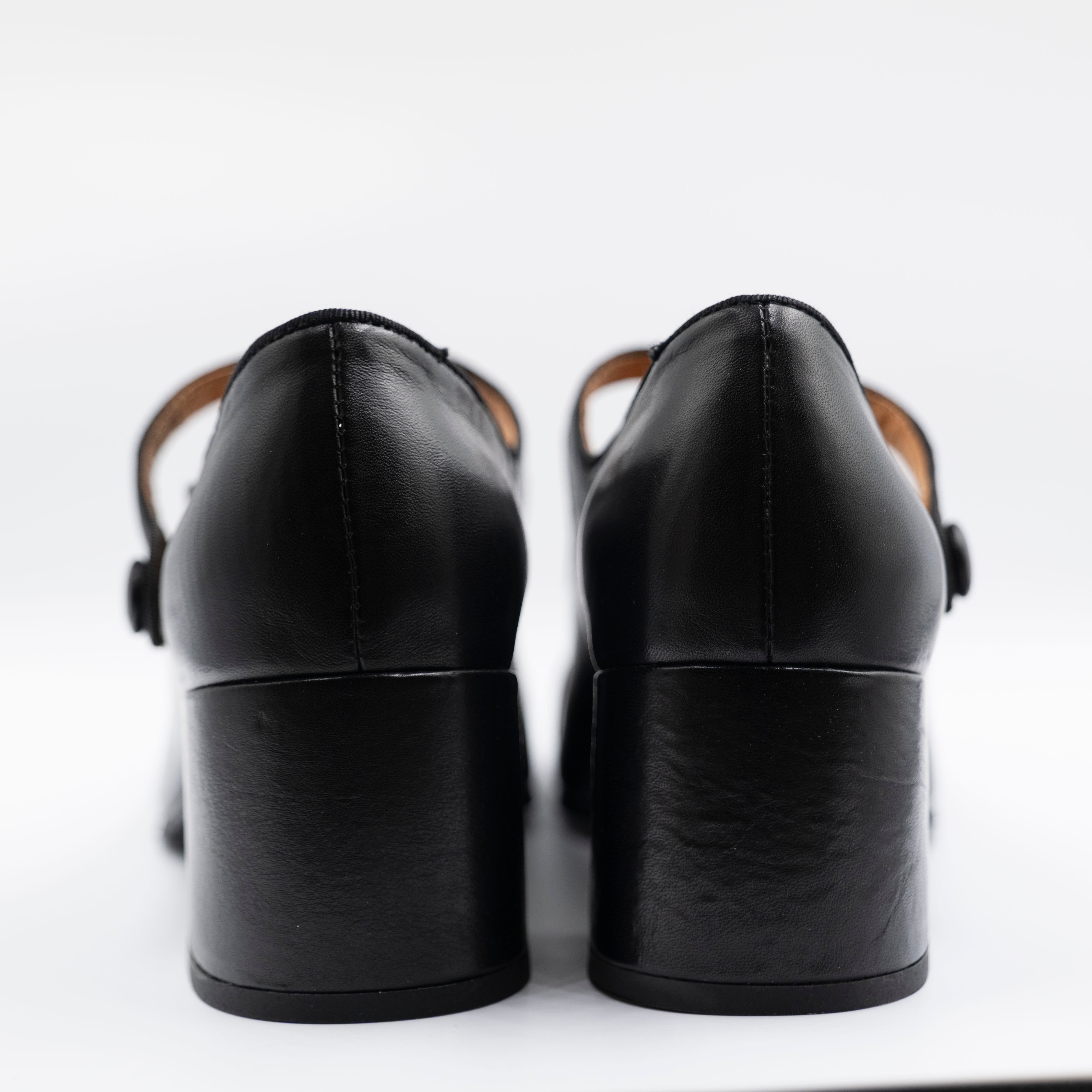 La Vitrina - Décolleté in pelle con cinturino