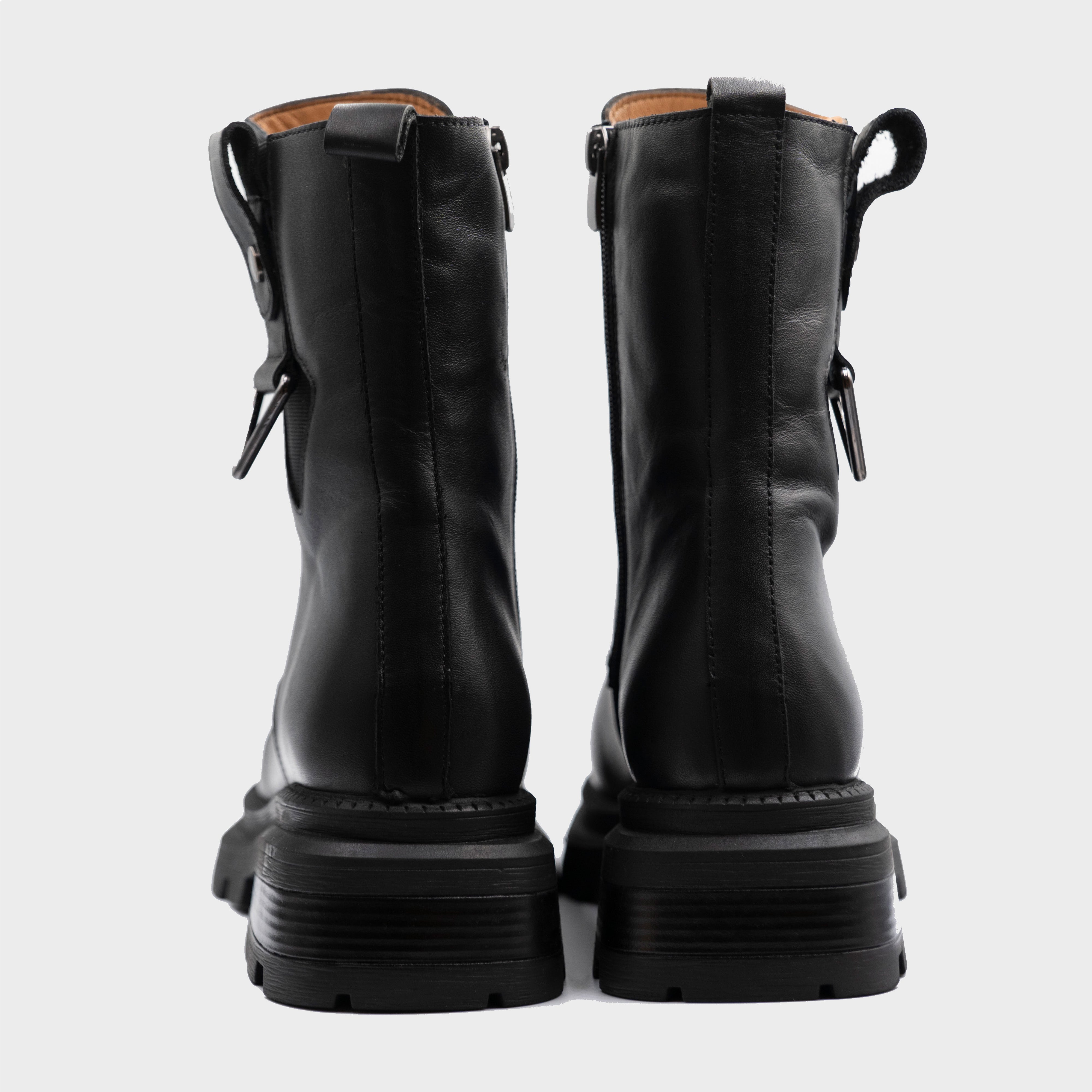 Albano - Anfibi in pelle neri punta quadrata