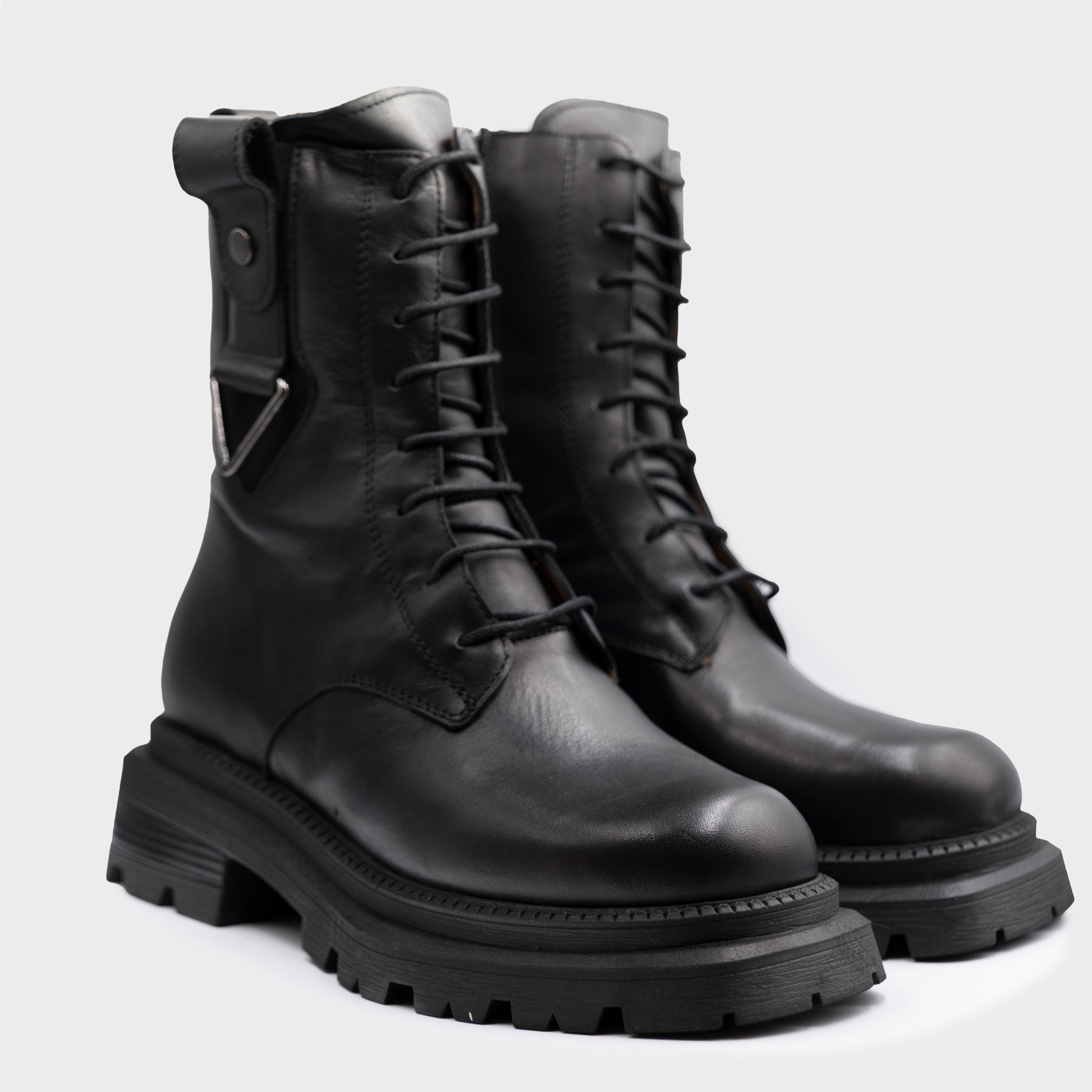 Albano - Anfibi in pelle neri punta quadrata