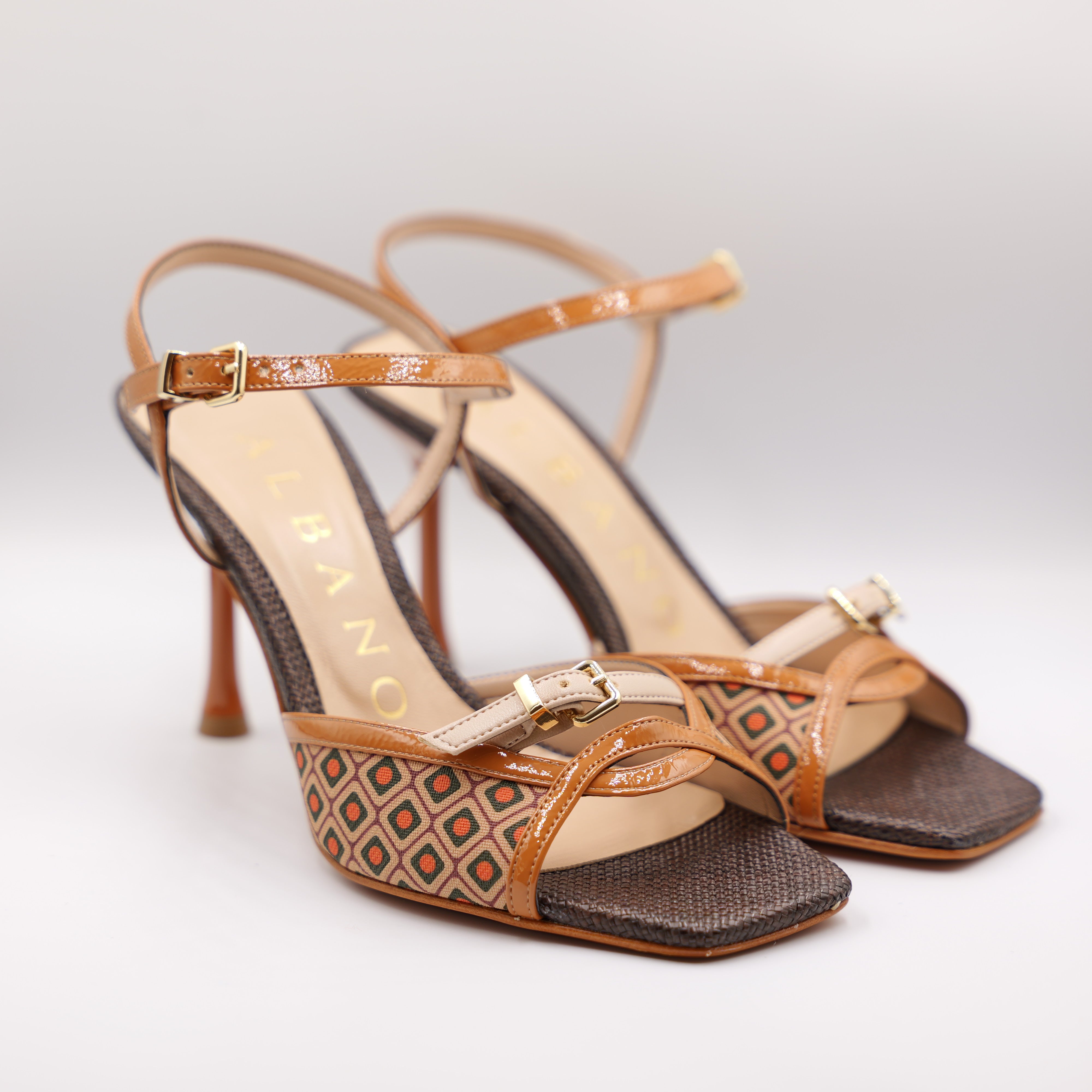 Albano - Sandalo in vernice e tessuto con cinturino