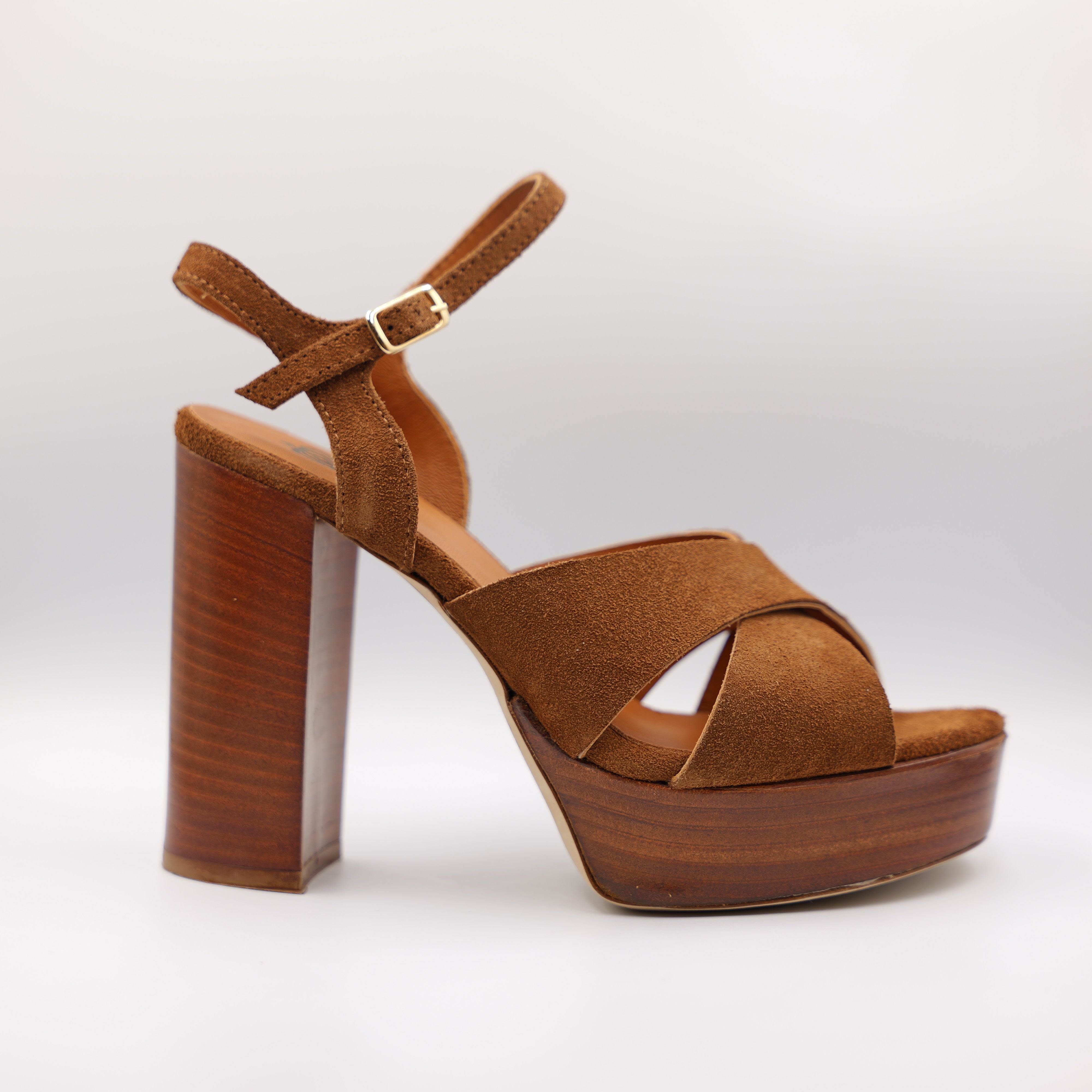 L'Arianna - Sandalo in camoscio con cinturino