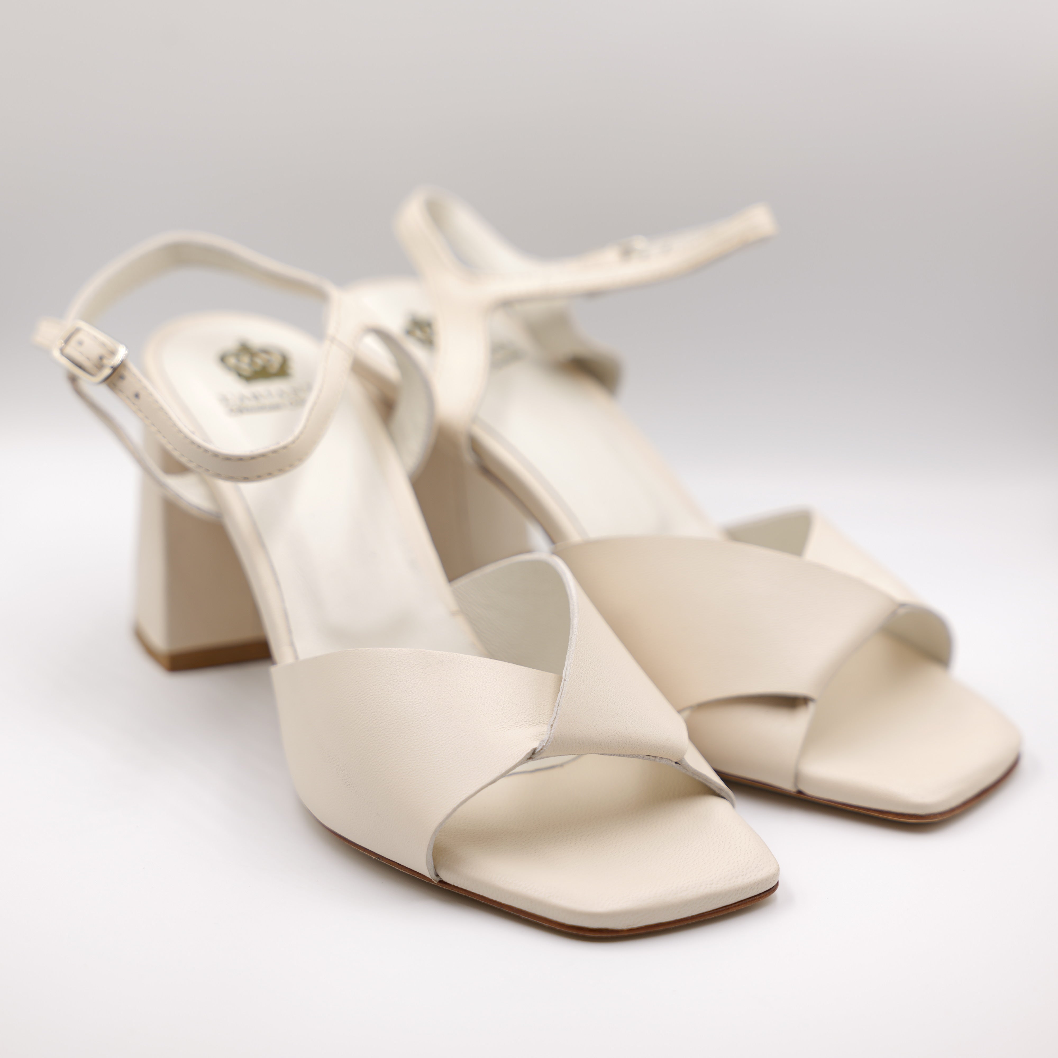 L'Arianna - Sandalo in pelle con cinturino