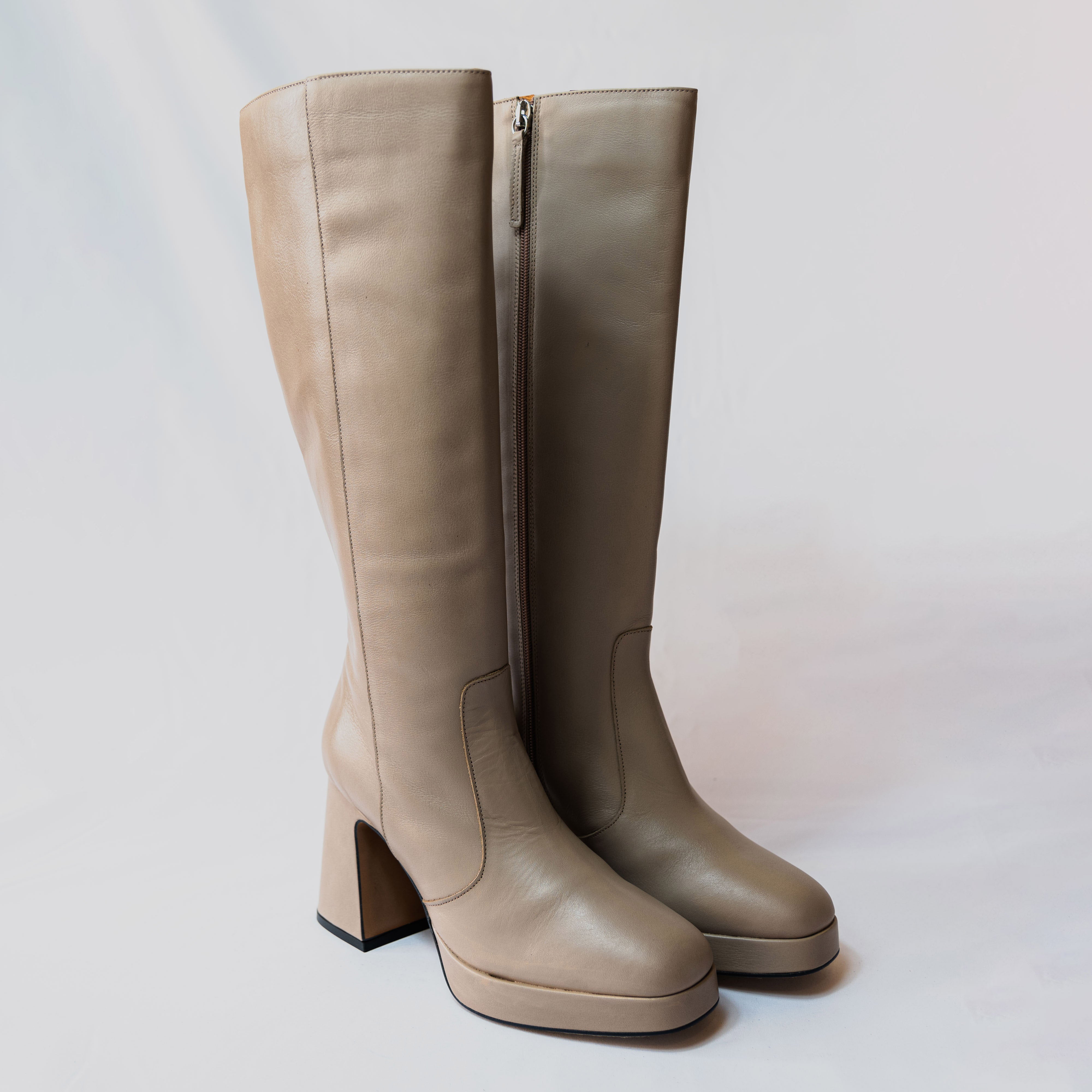 Angel alarcon - Stivali in pelle con plateau e zip