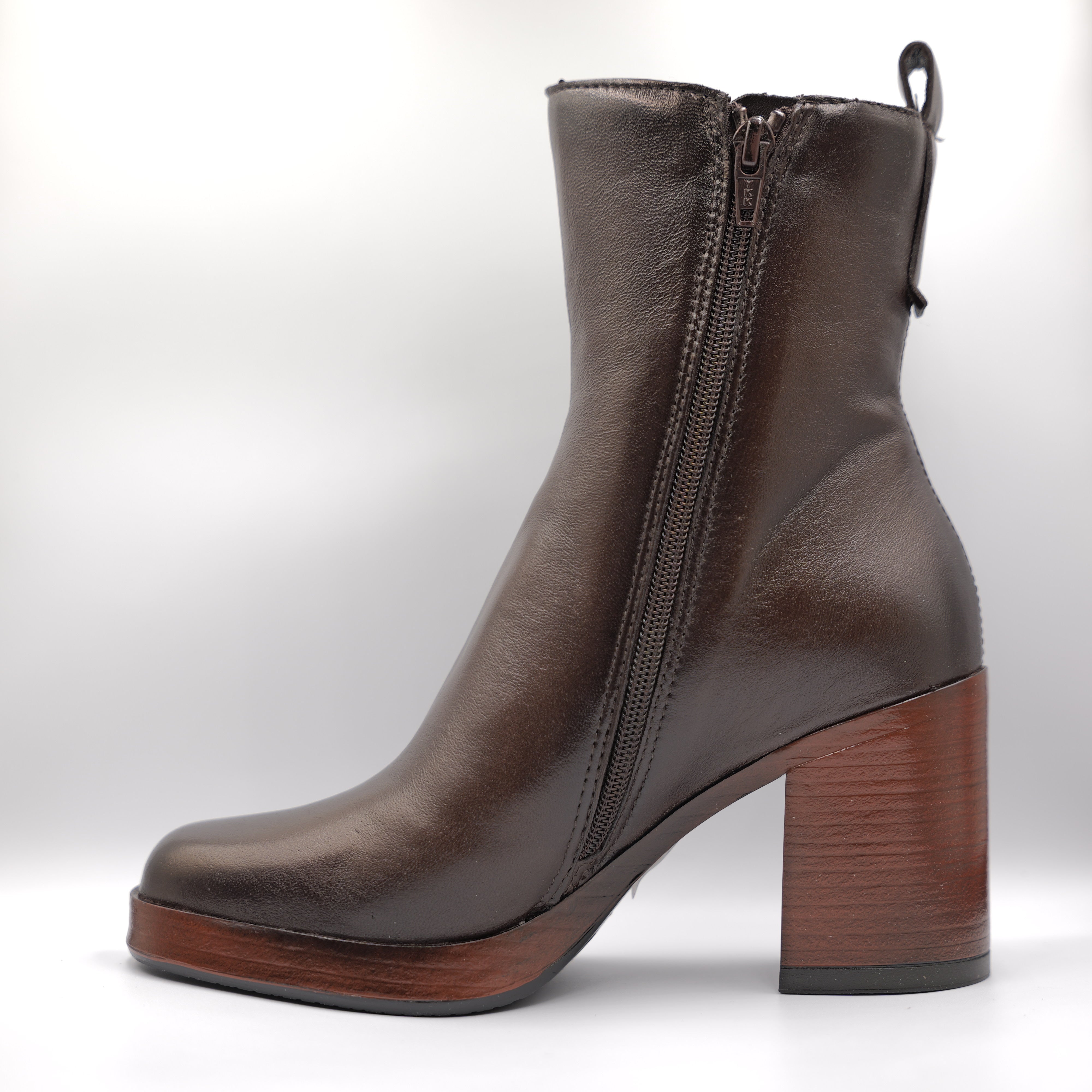 Mjus - Tronchetti in pelle con plateau e zip