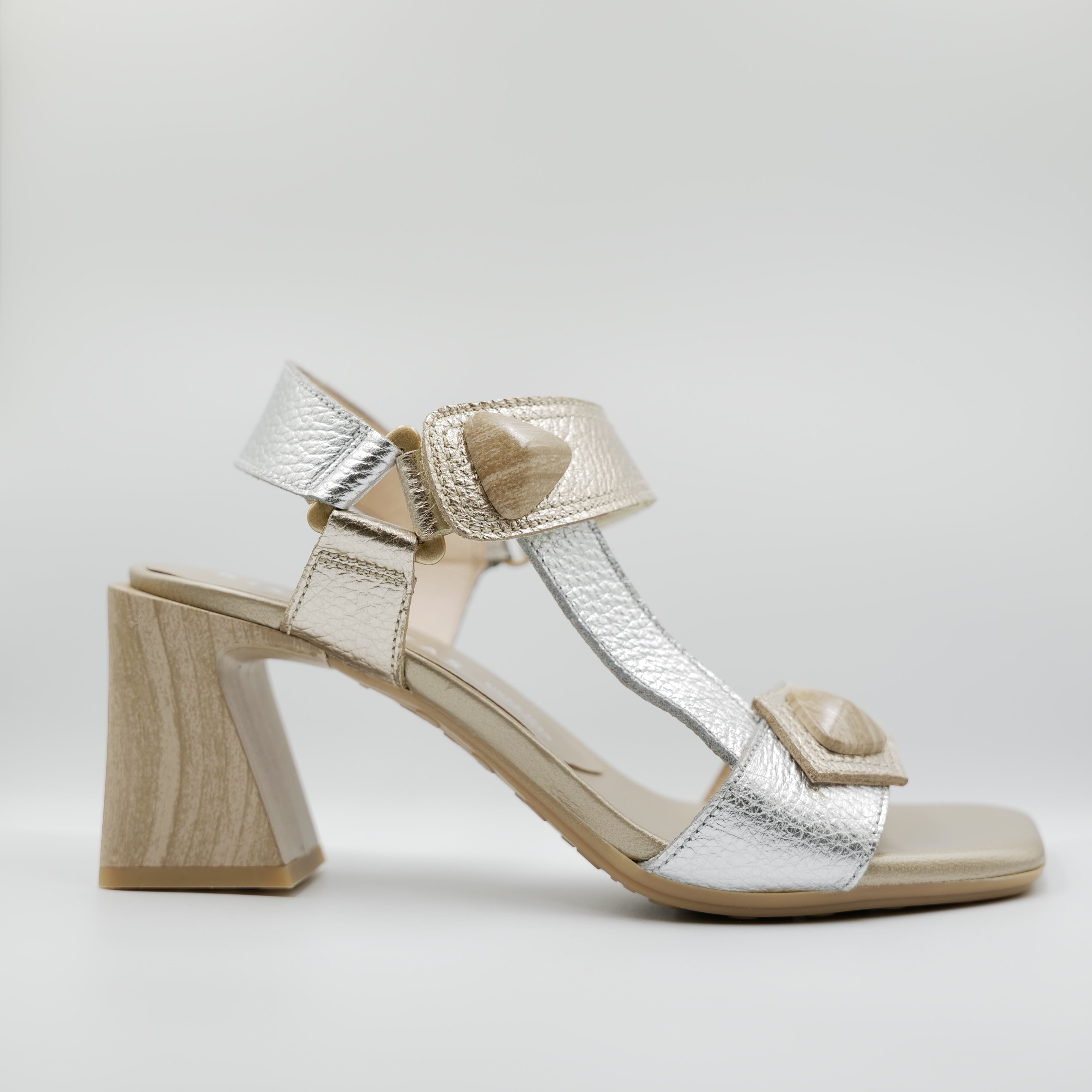 Hispanitas - Sandali in pelle con strappi