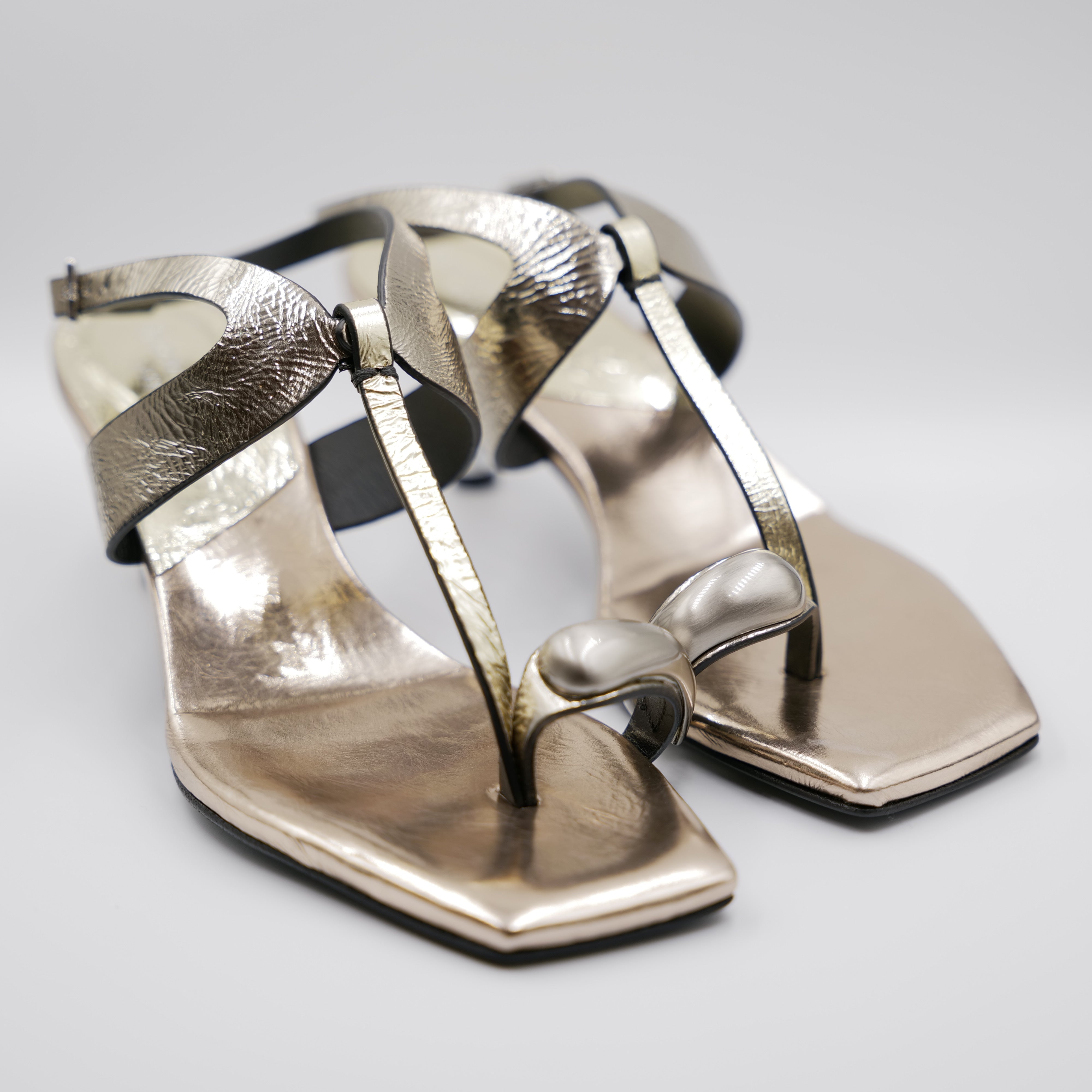Donnarì - Sandali infradito con accessorio