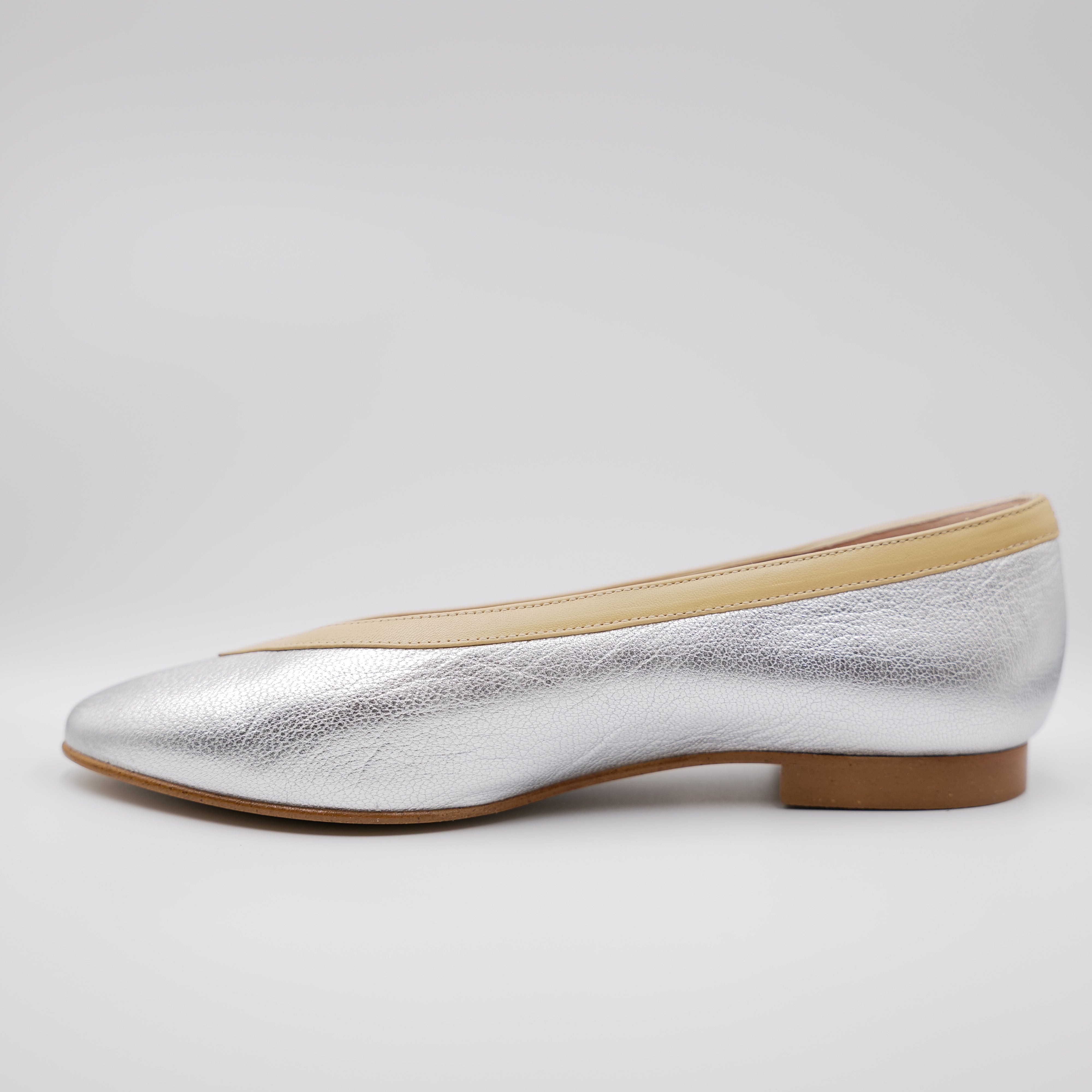 Ora - Ballerine in pelle laminata forma accollata