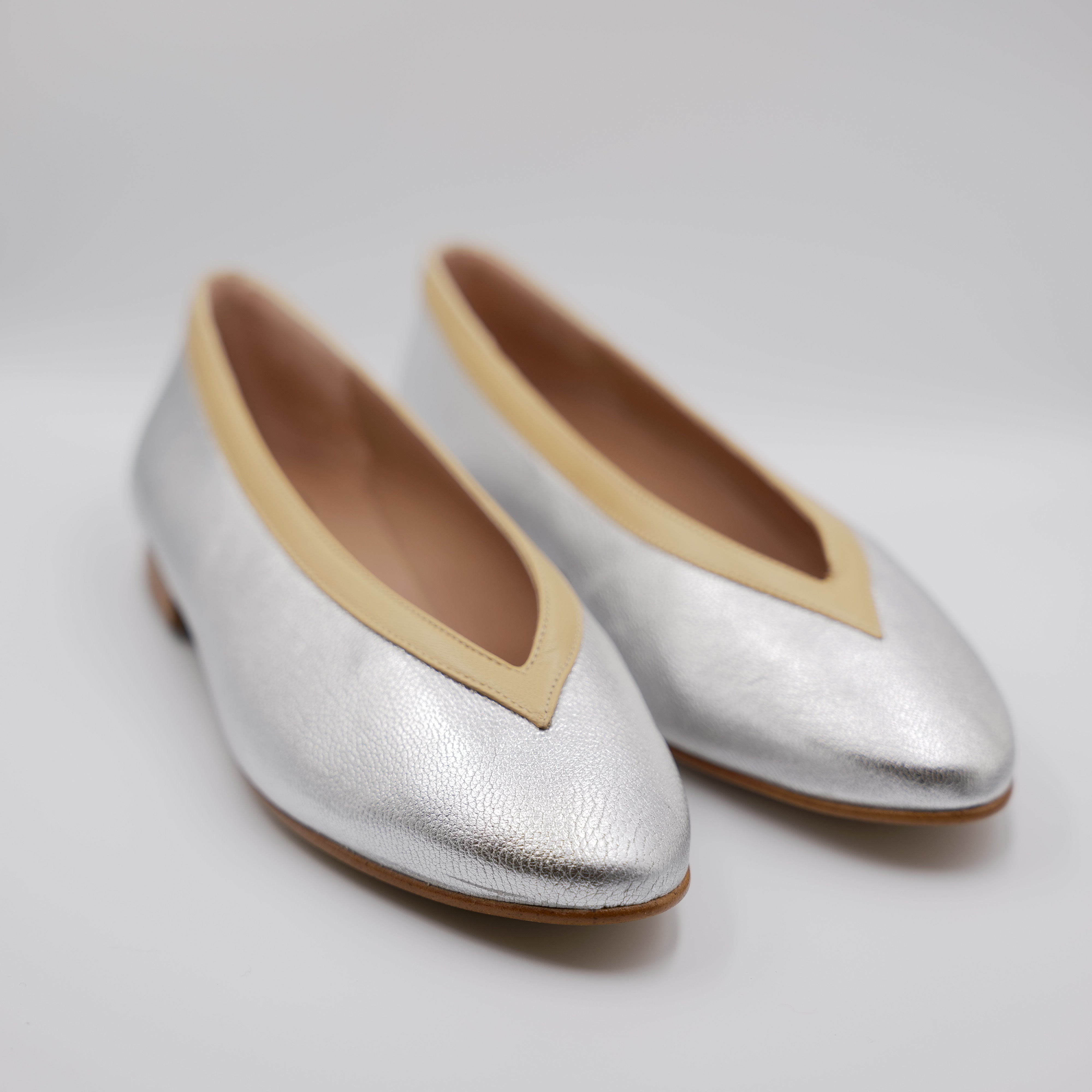 Ora - Ballerine in pelle laminata forma accollata