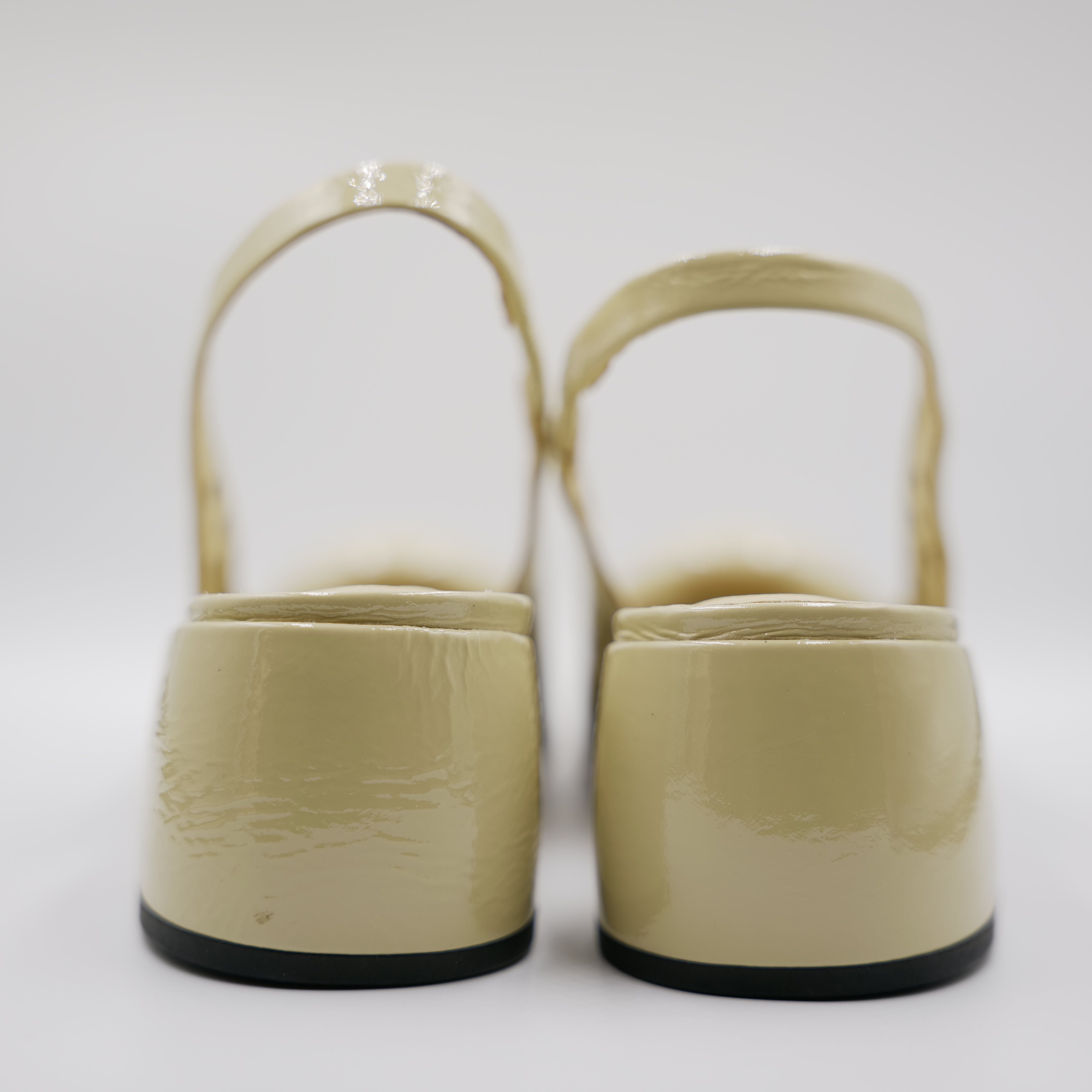 Vicenza - Slingback in vernice traforati