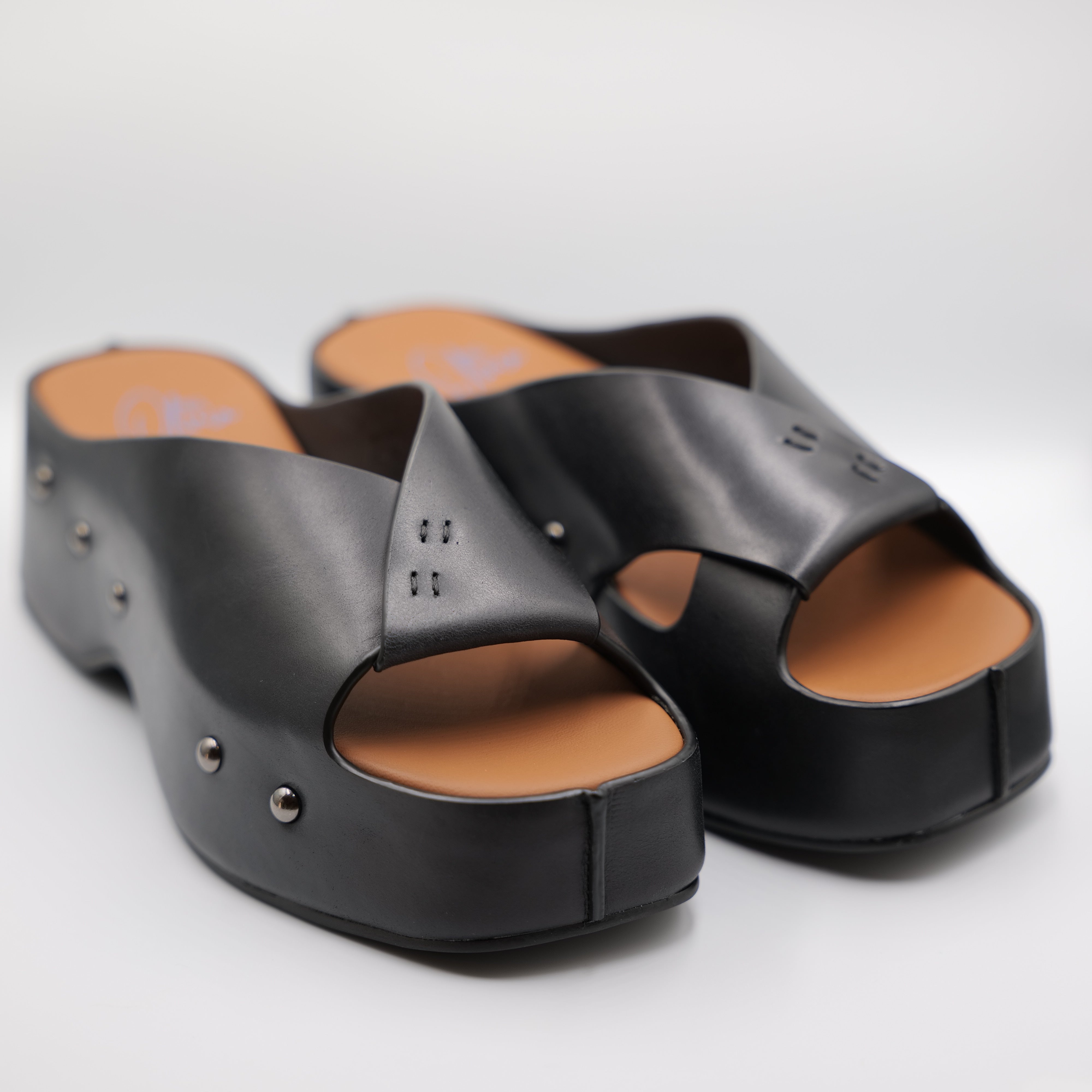 Miss Olivia - Scalzati in pelle con borchie