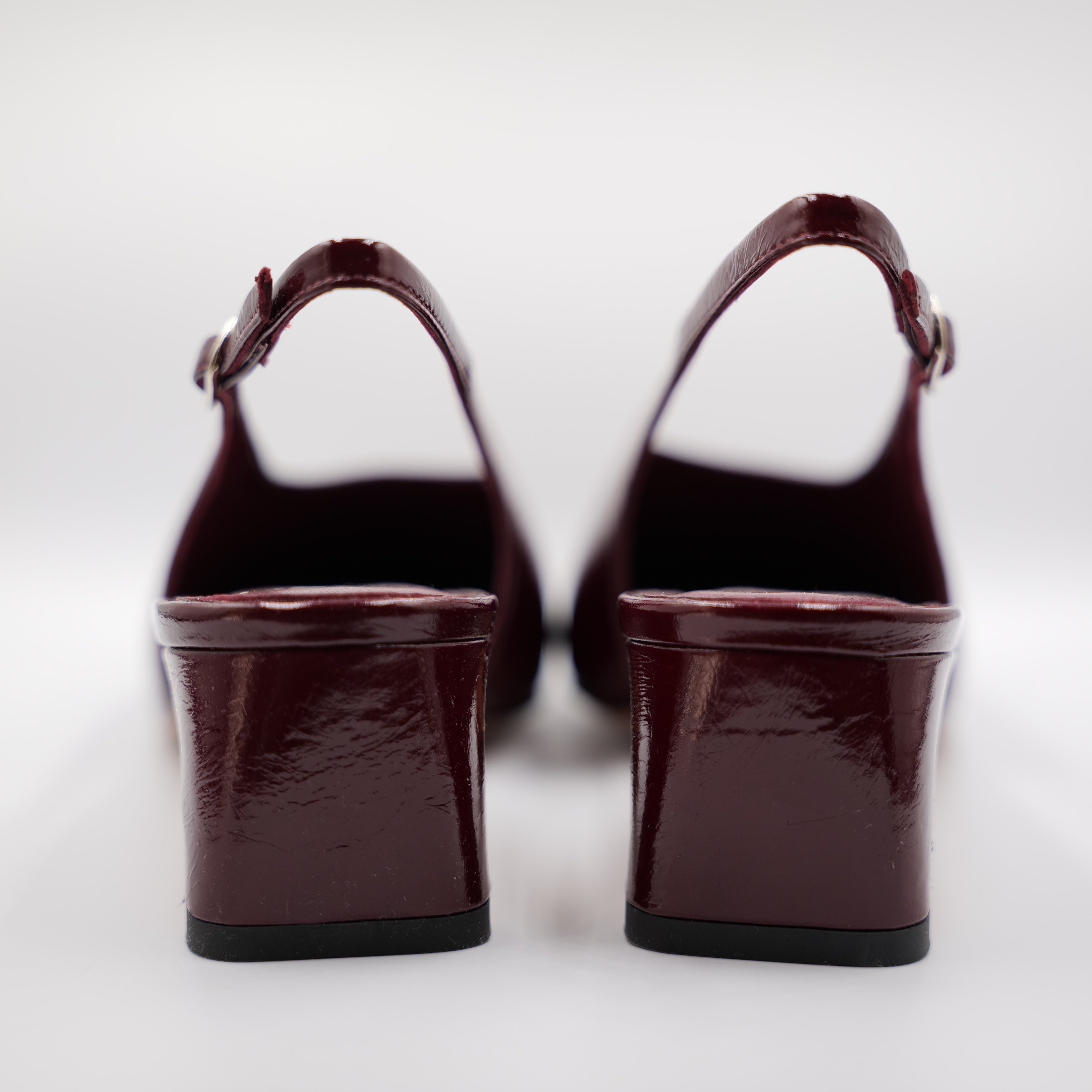 Poeve - Slingback in naplak con cinturino