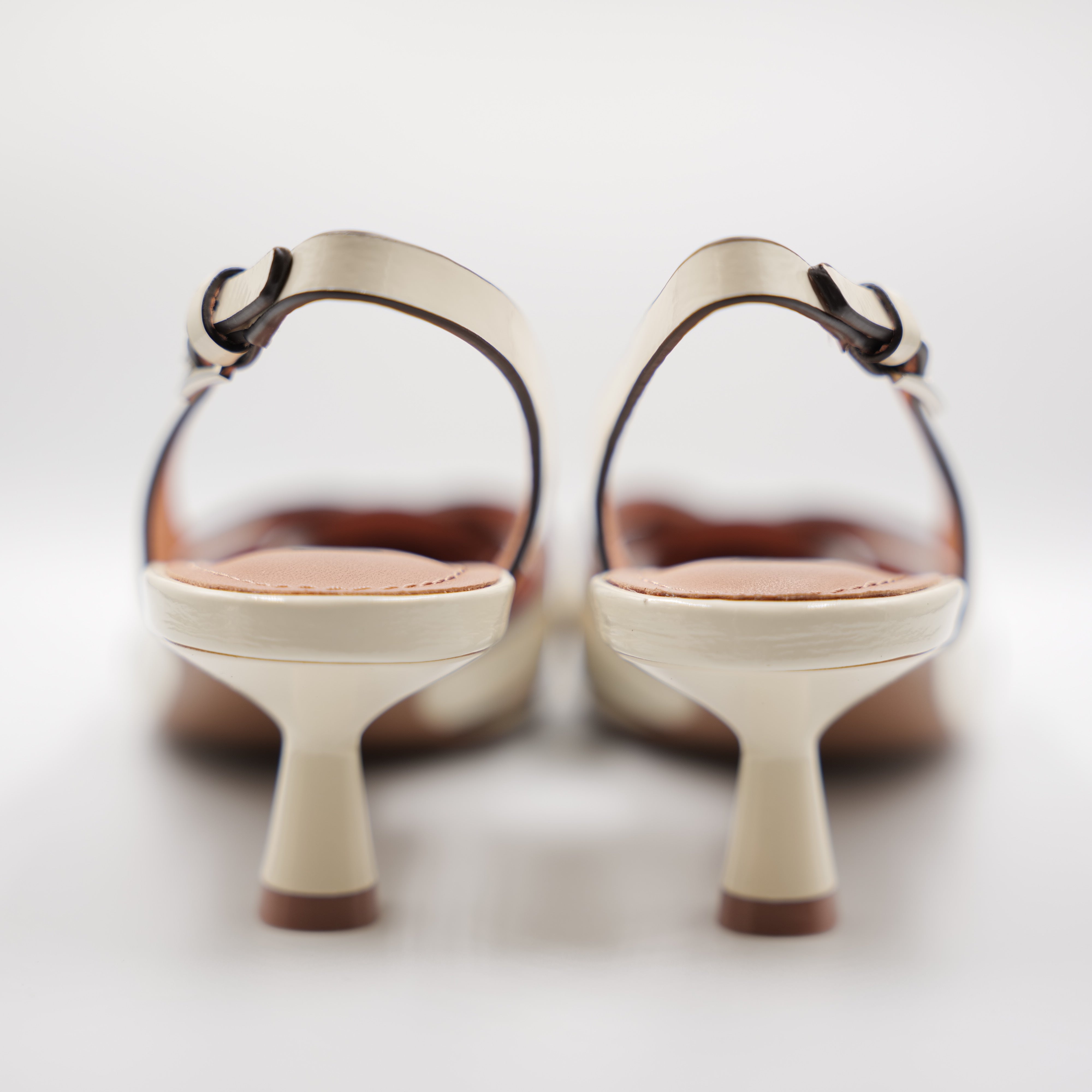 Bibi Lou - Slingback in vernice con cinturino