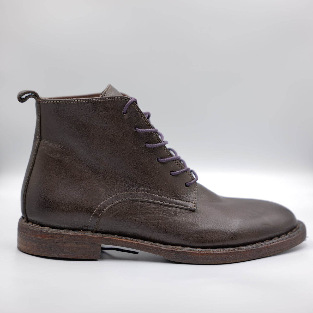 Rebecca White - Anfibio in pelle