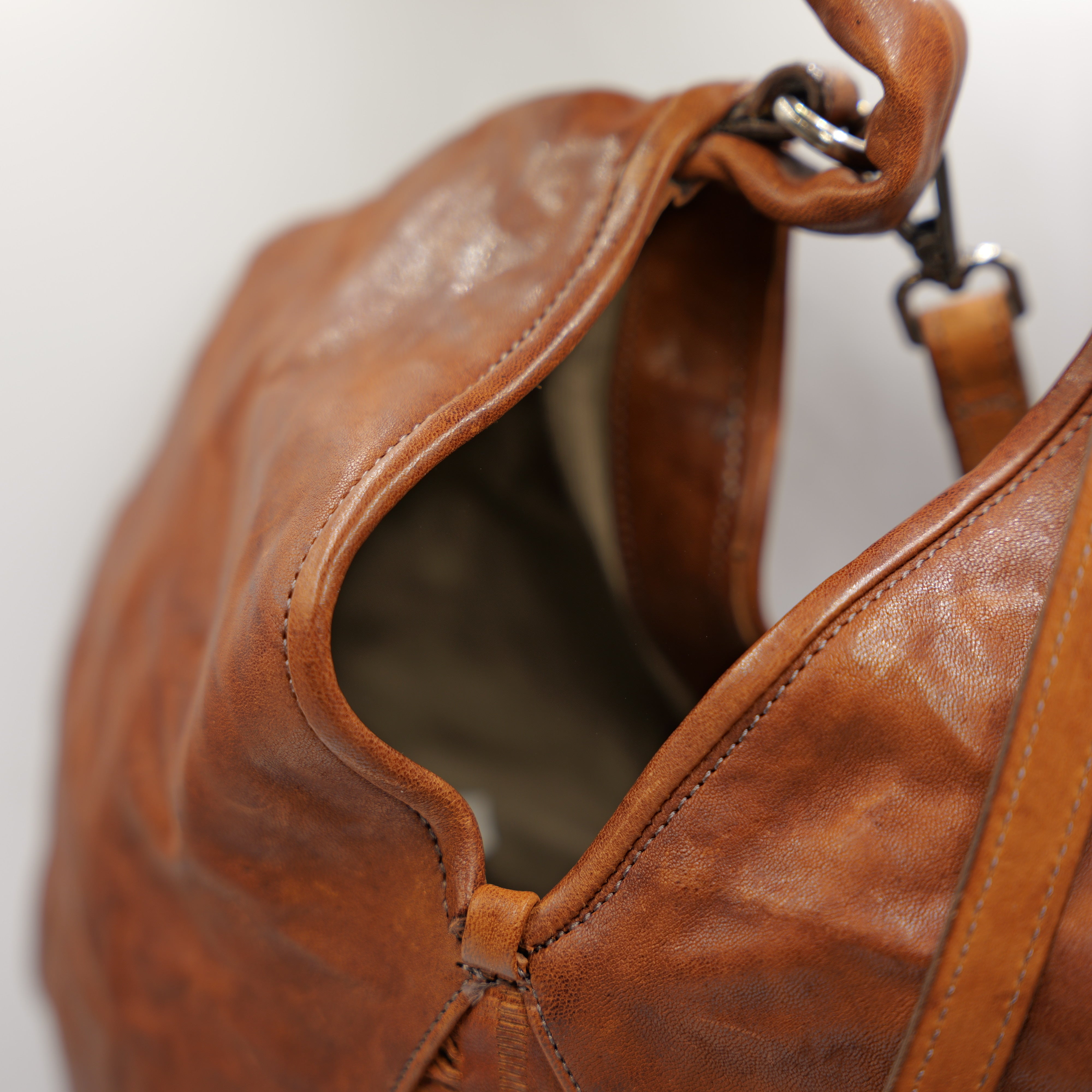 Soho Bags - Borsa Mezzaluna in Pelle Cuoio