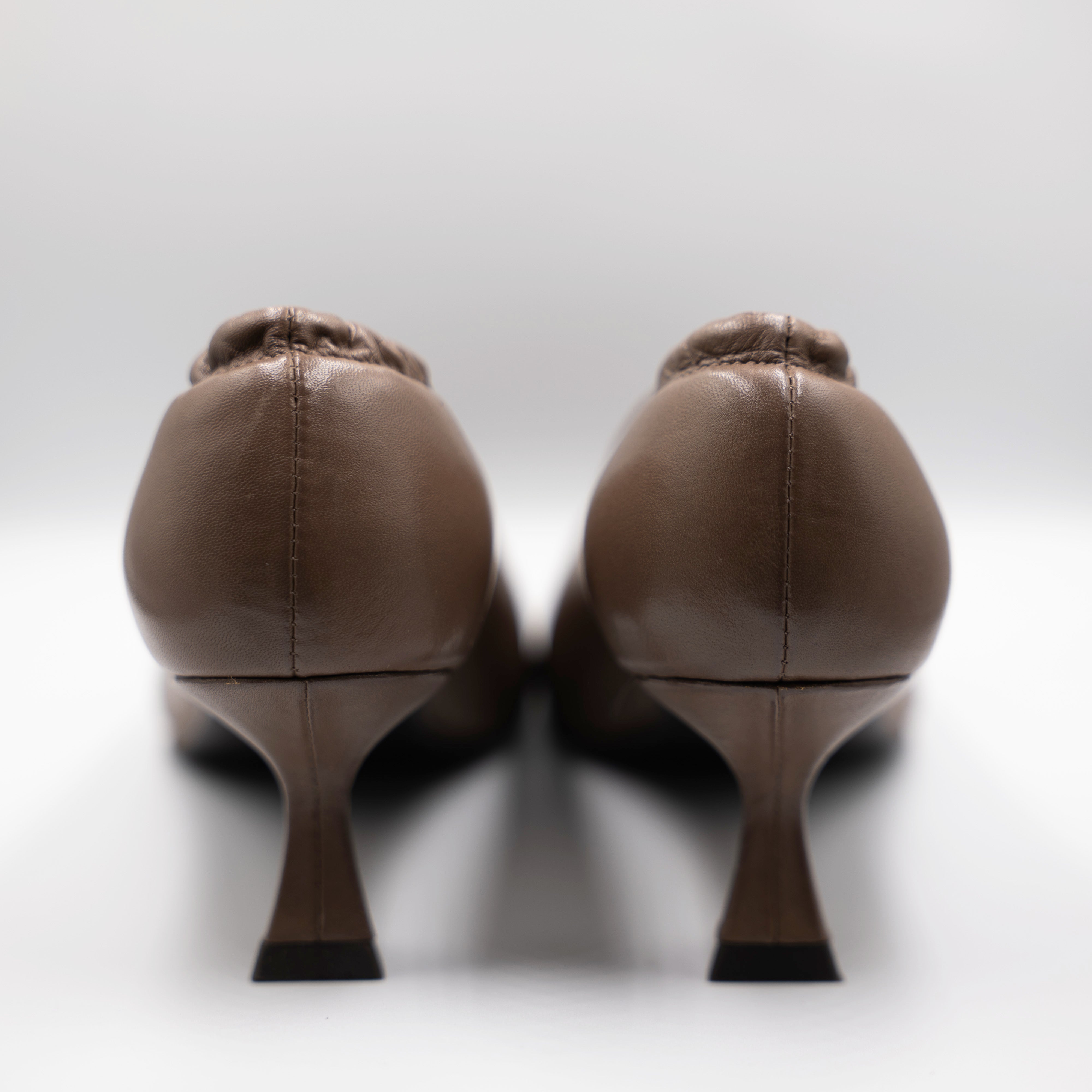 La Vitrina - Dècolletè in pelle con elastico