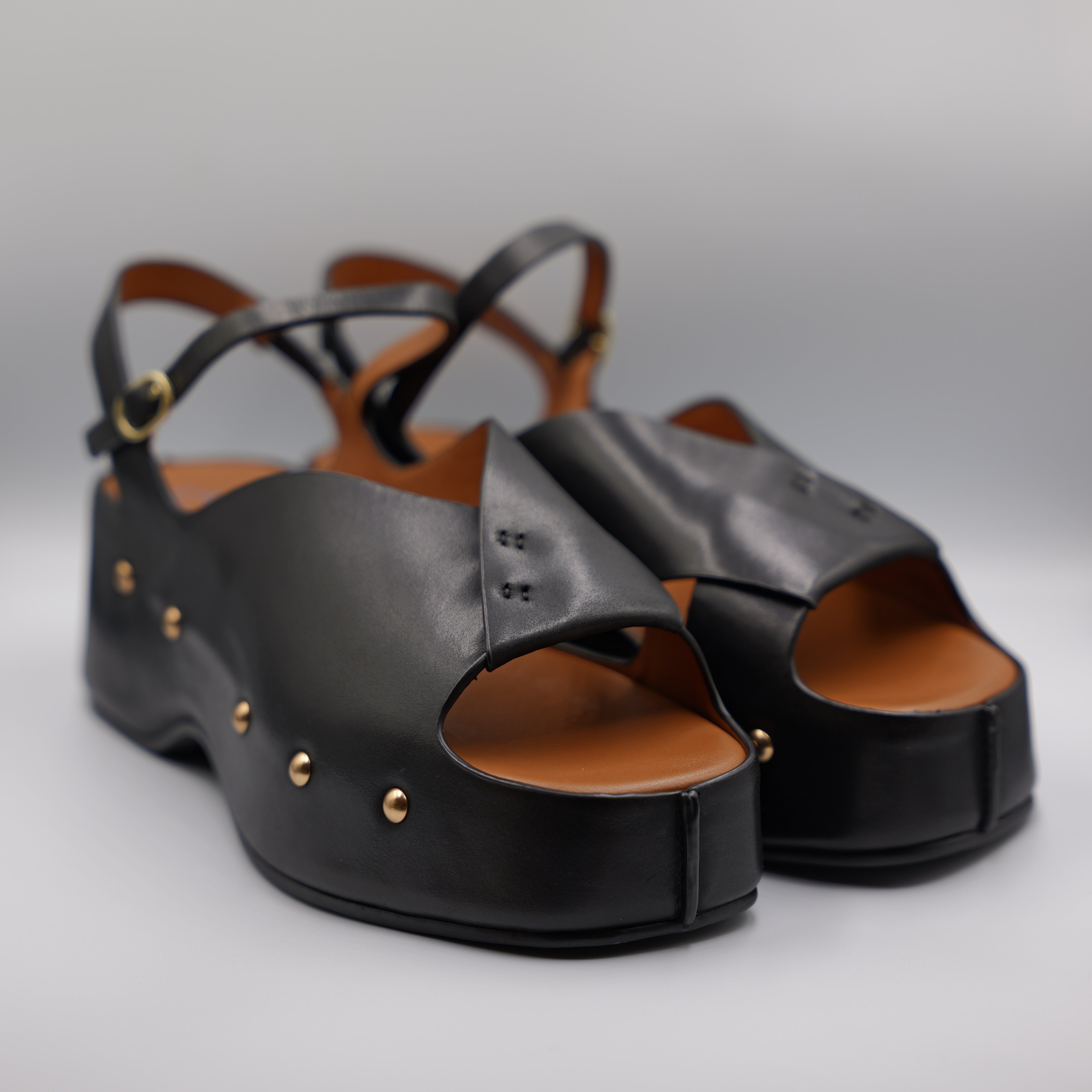 Miss Olivia - Sandalo in pelle con borchie