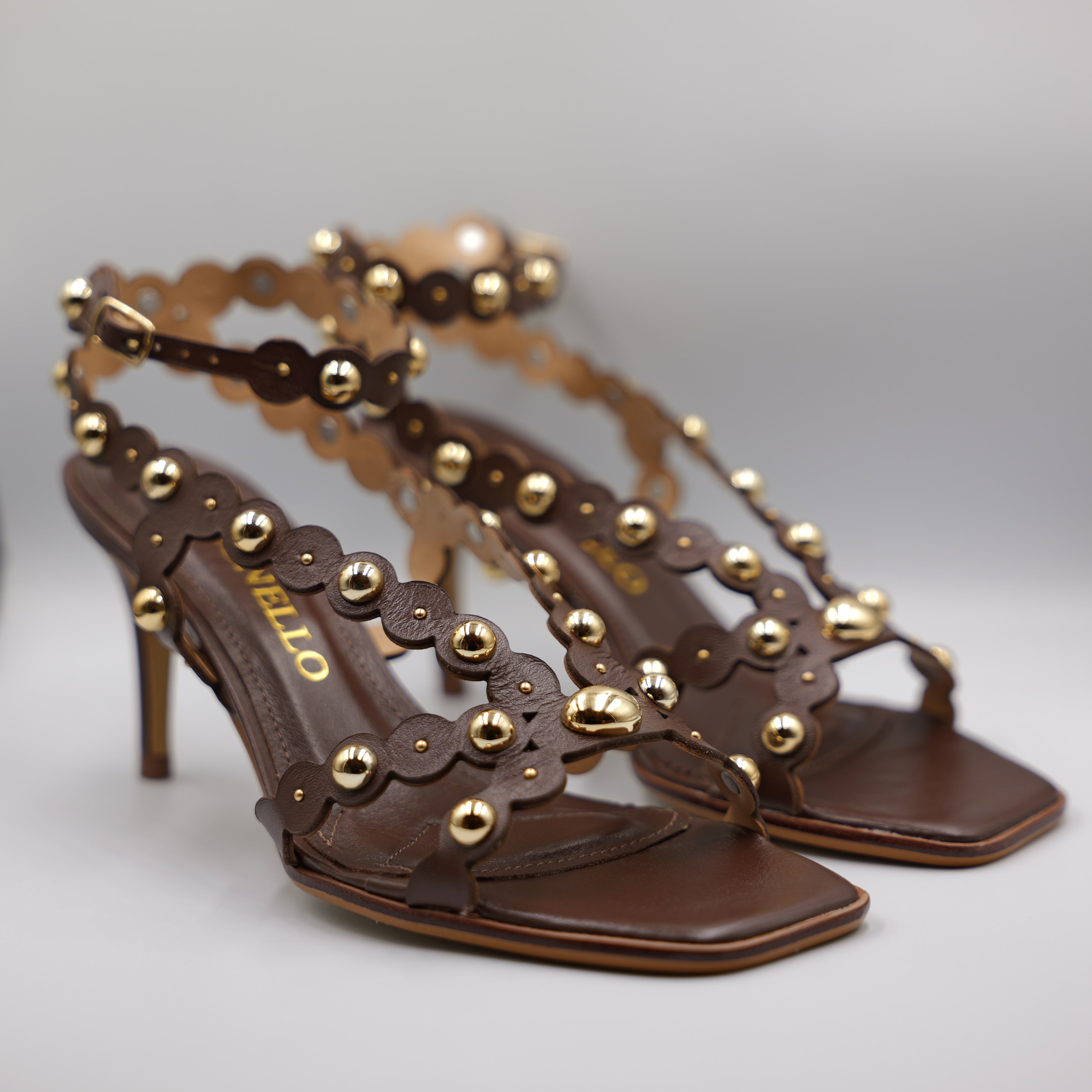 Cecconello - Sandalo in pelle con borchie