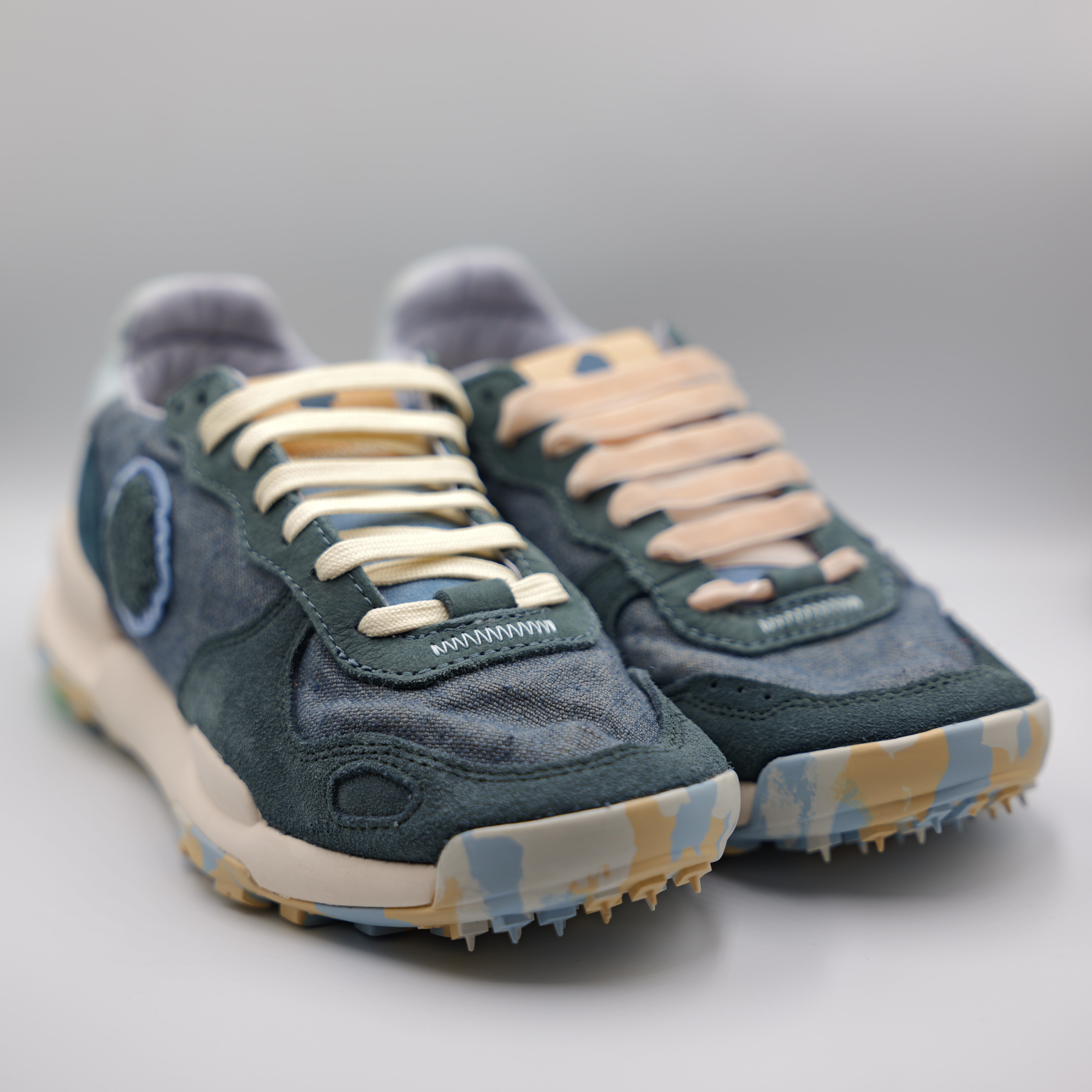 Satorisan - Sneakers in camoscio e tessuto