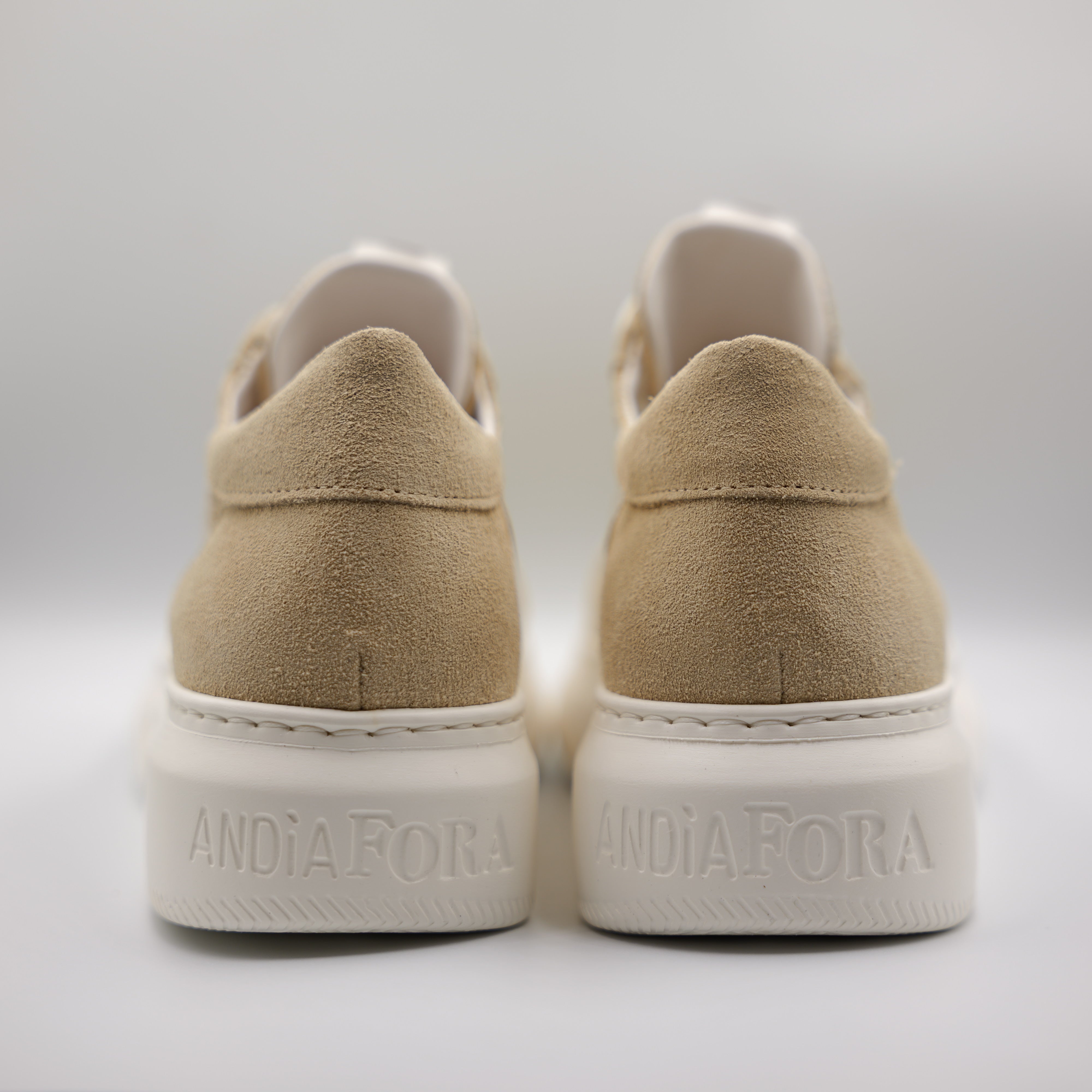 Andiafora - Sneakers in camoscio e pizzo