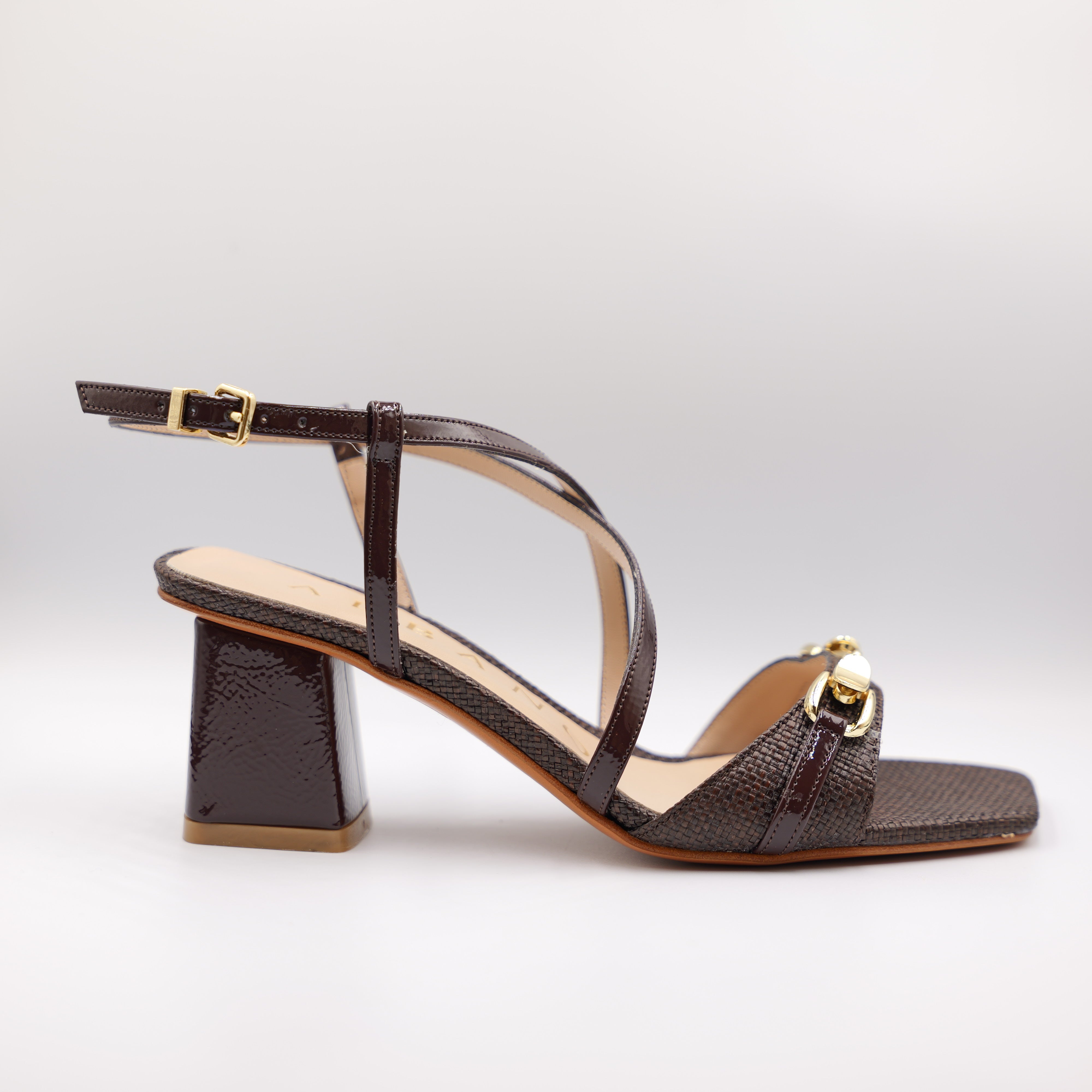 Albano - Sandalo in vernice e rafia