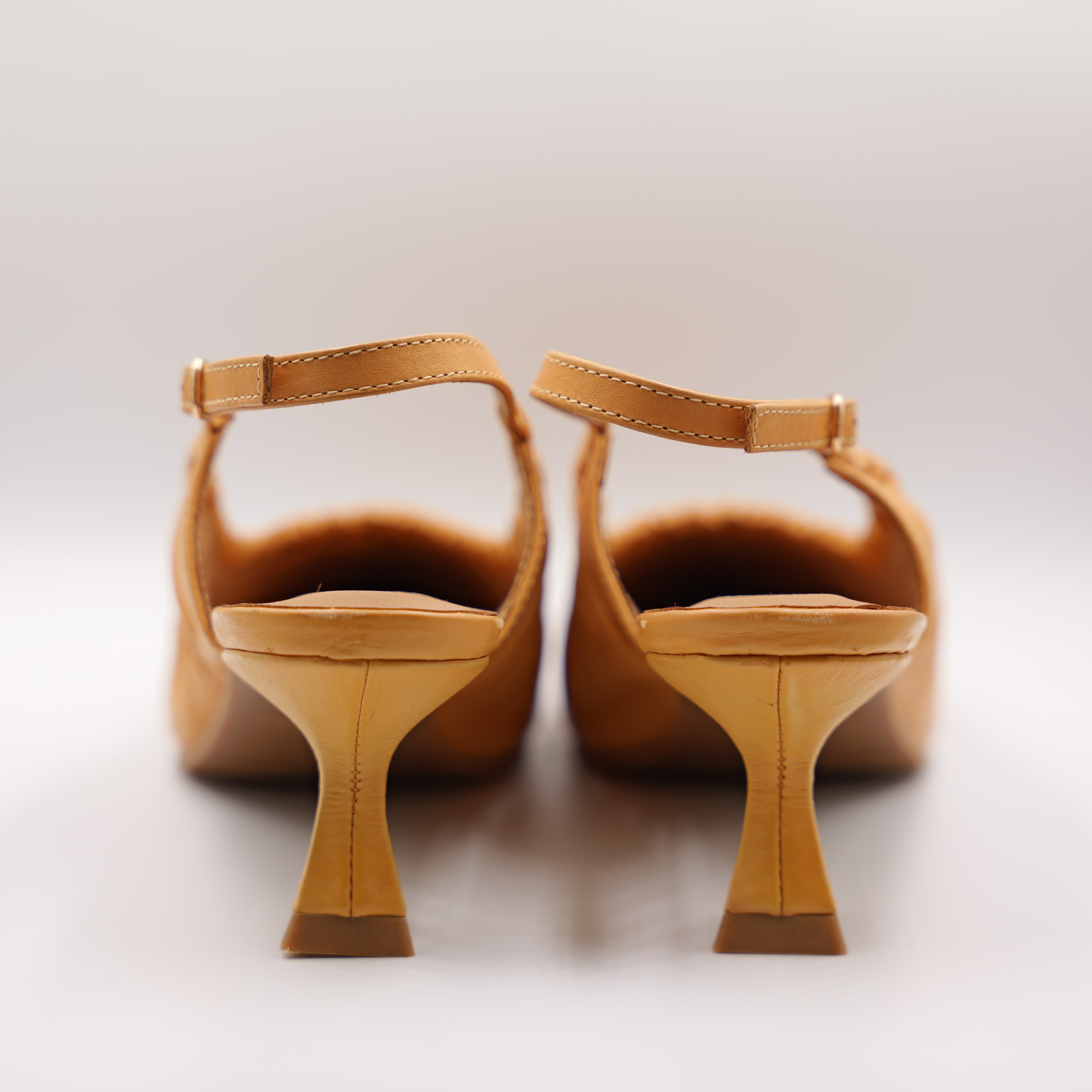 La Vitrina - Slingback in pelle con cinturino