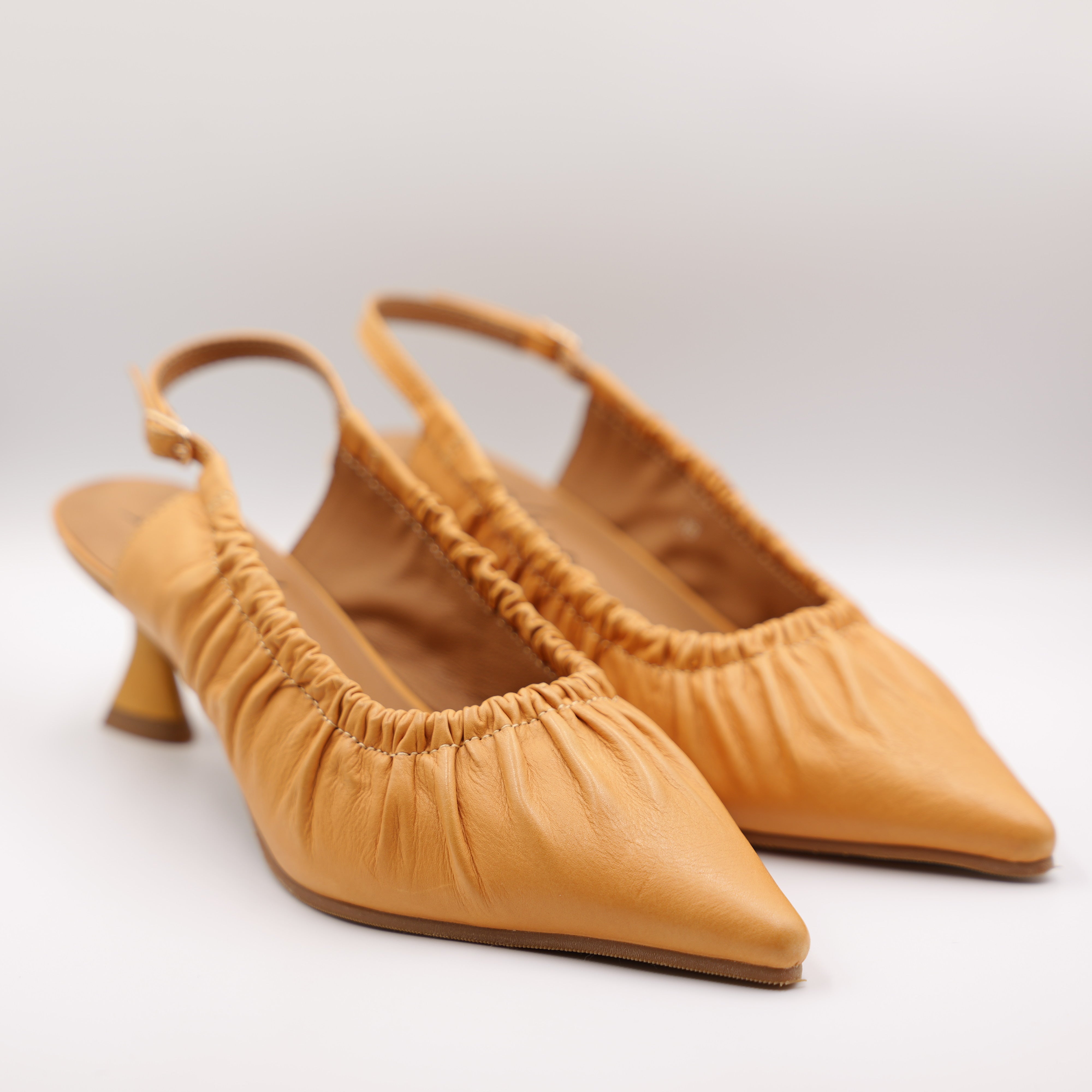 La Vitrina - Slingback in pelle con cinturino