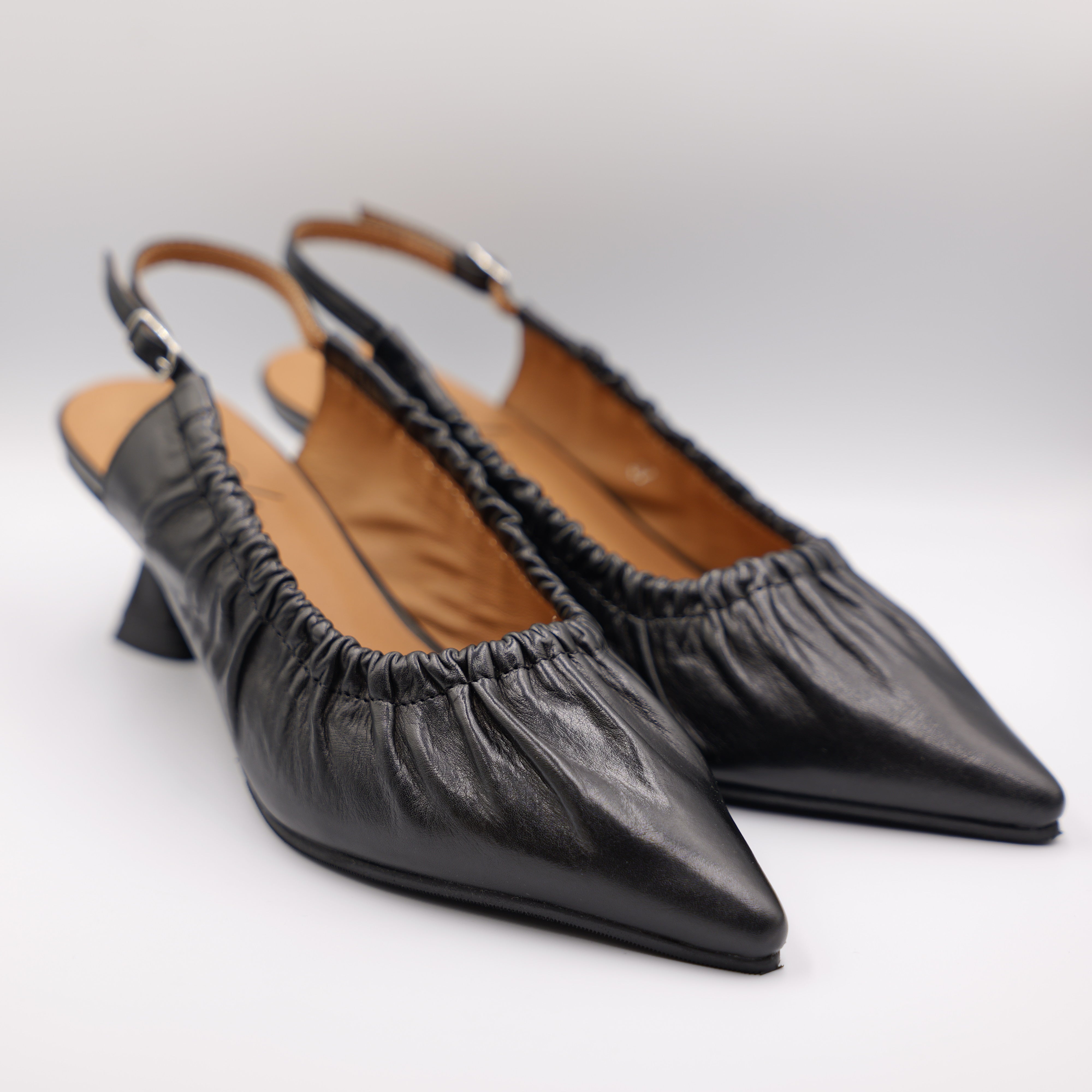 La Vitrina - Slingback in pelle con cinturino