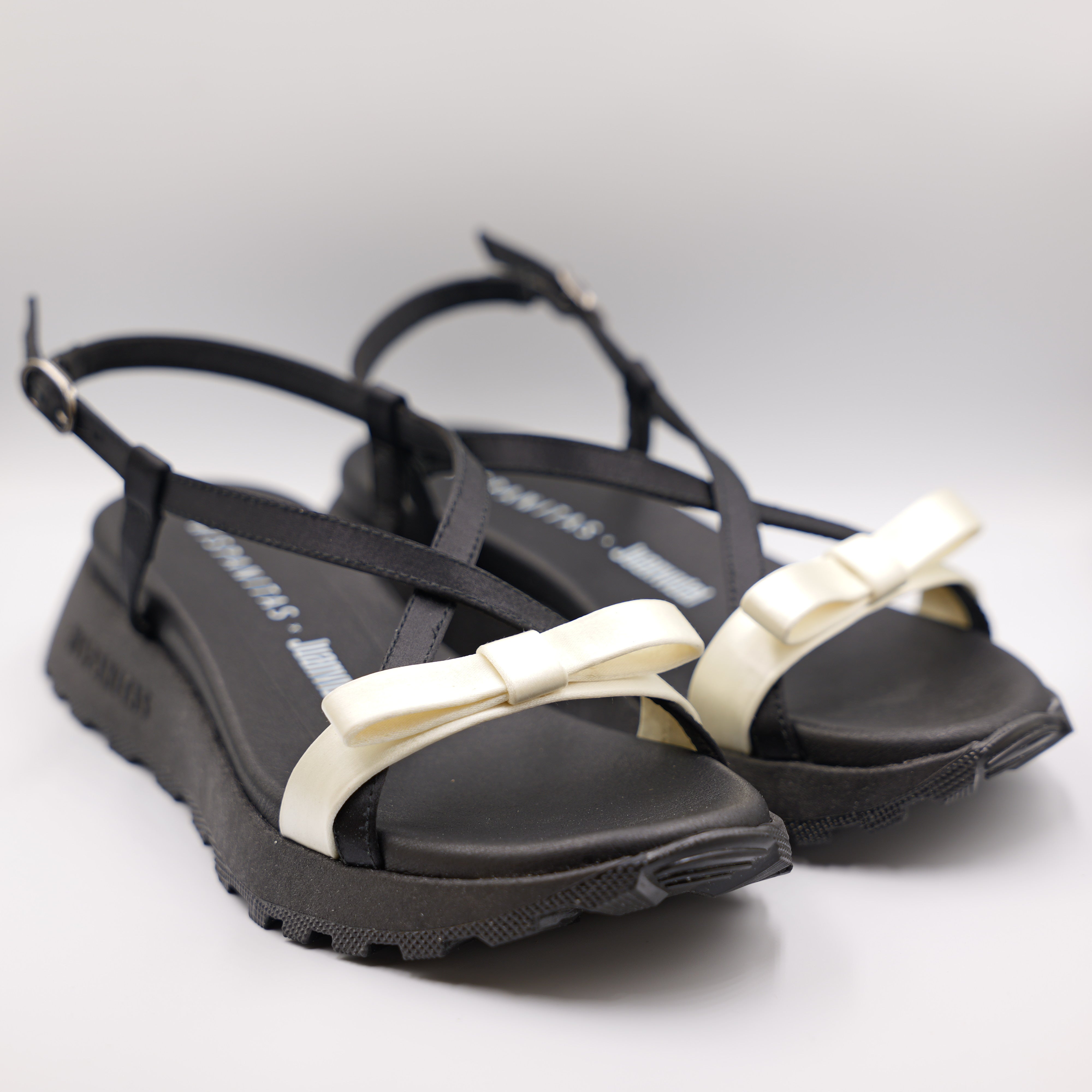 Hispanitas - Sandalo in raso con fiocco