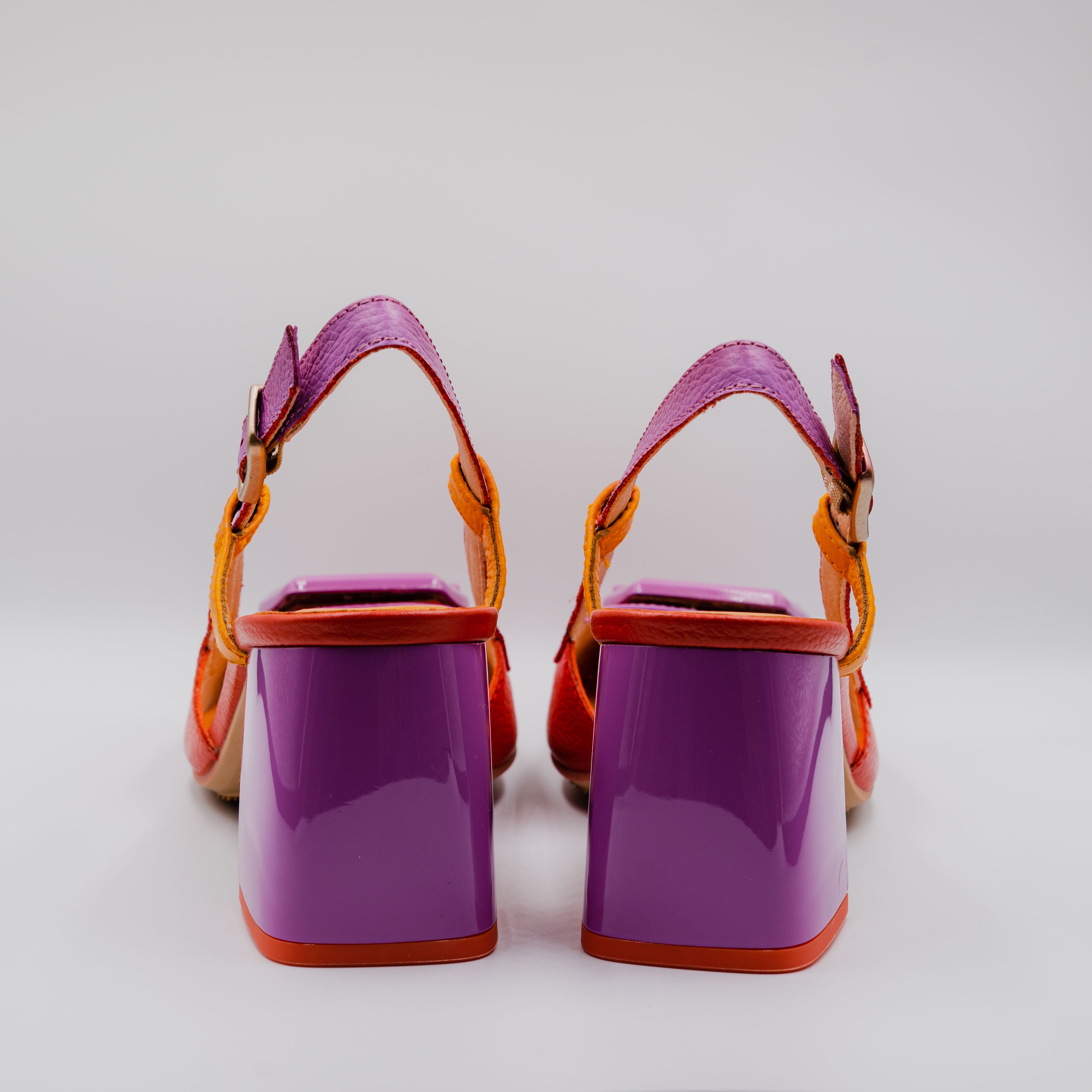 Hispanitas - Slingbak in pelle martellata tacco largo