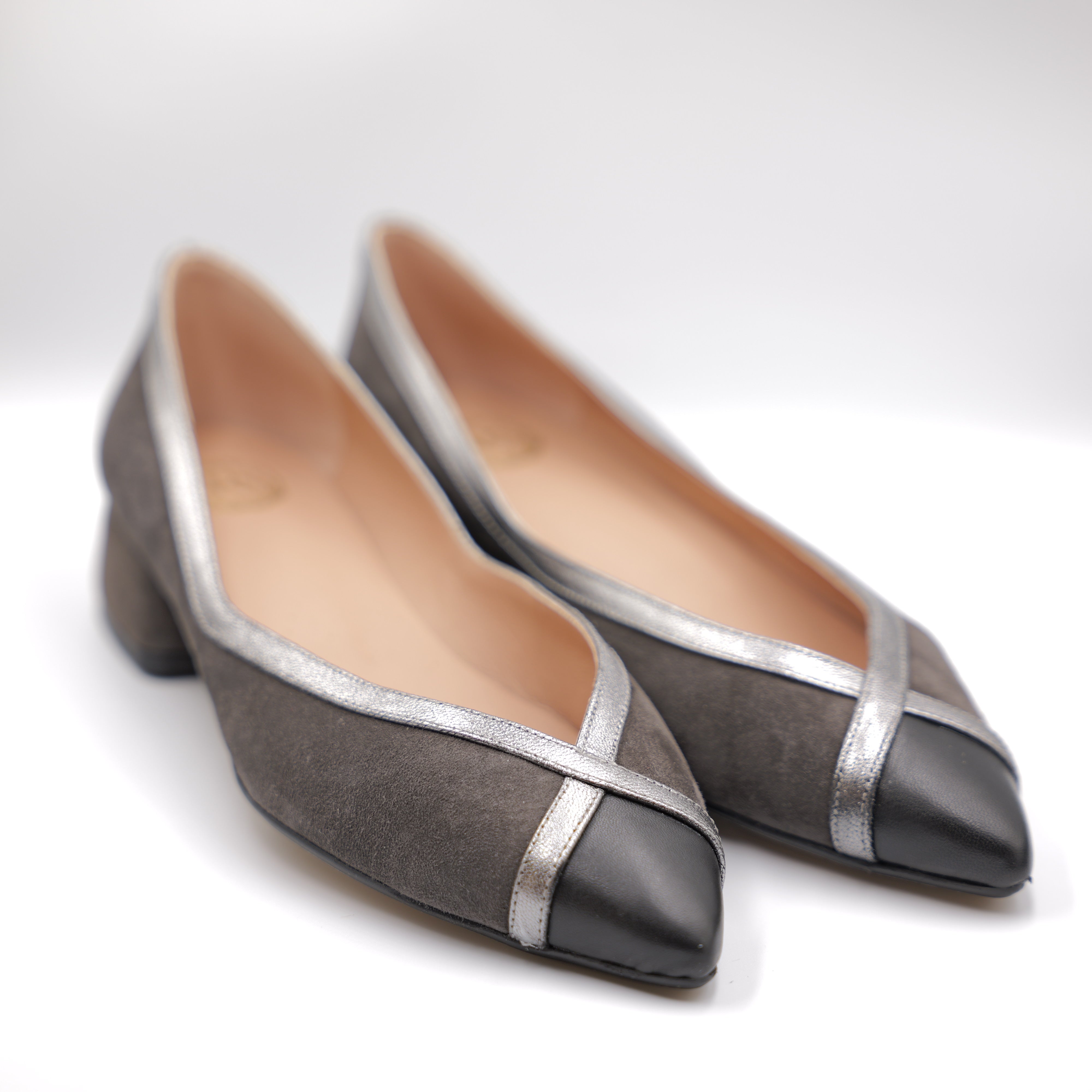 Ora - Ballerine in camoscio scollo a punta