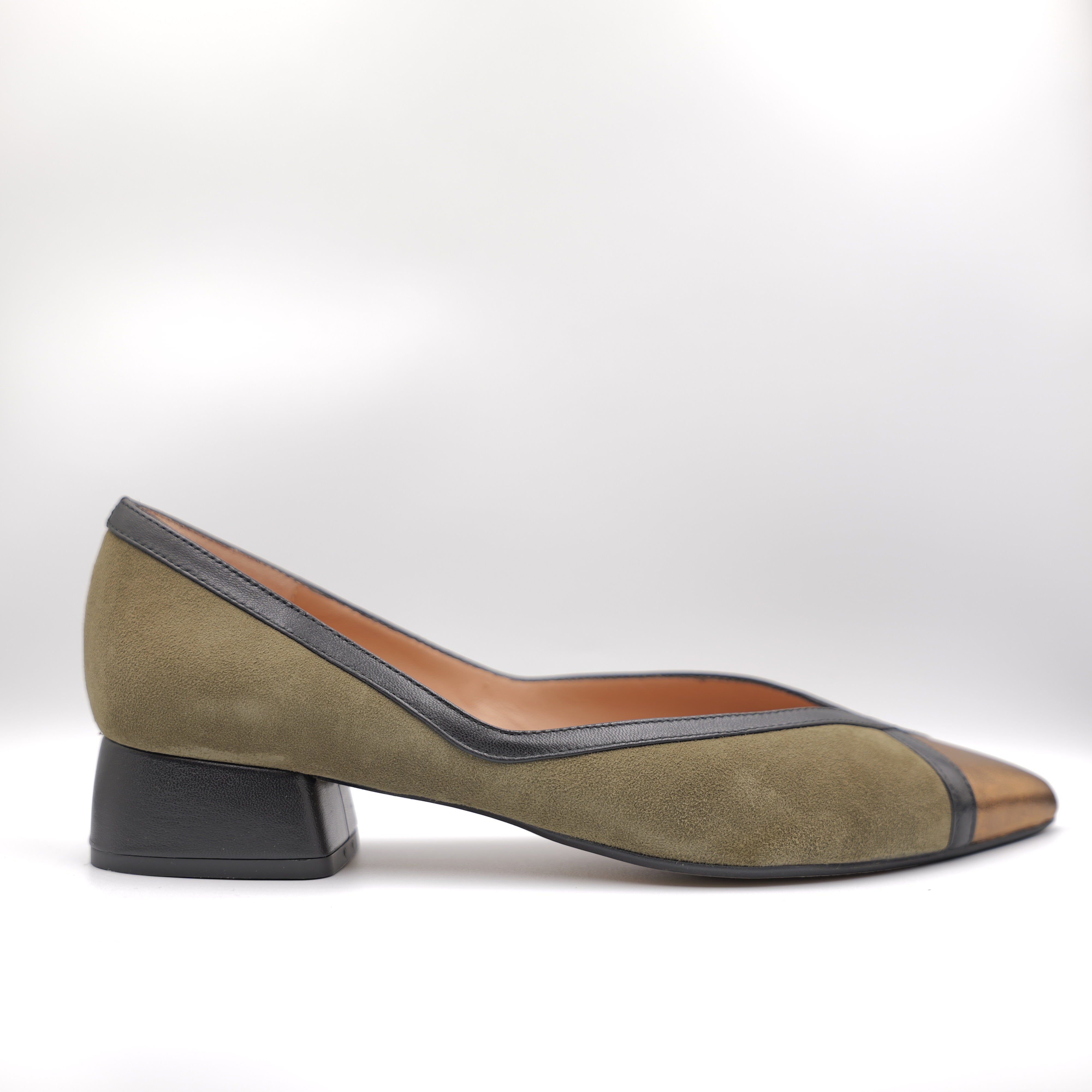 Ora - Ballerine in camoscio scollo a punta