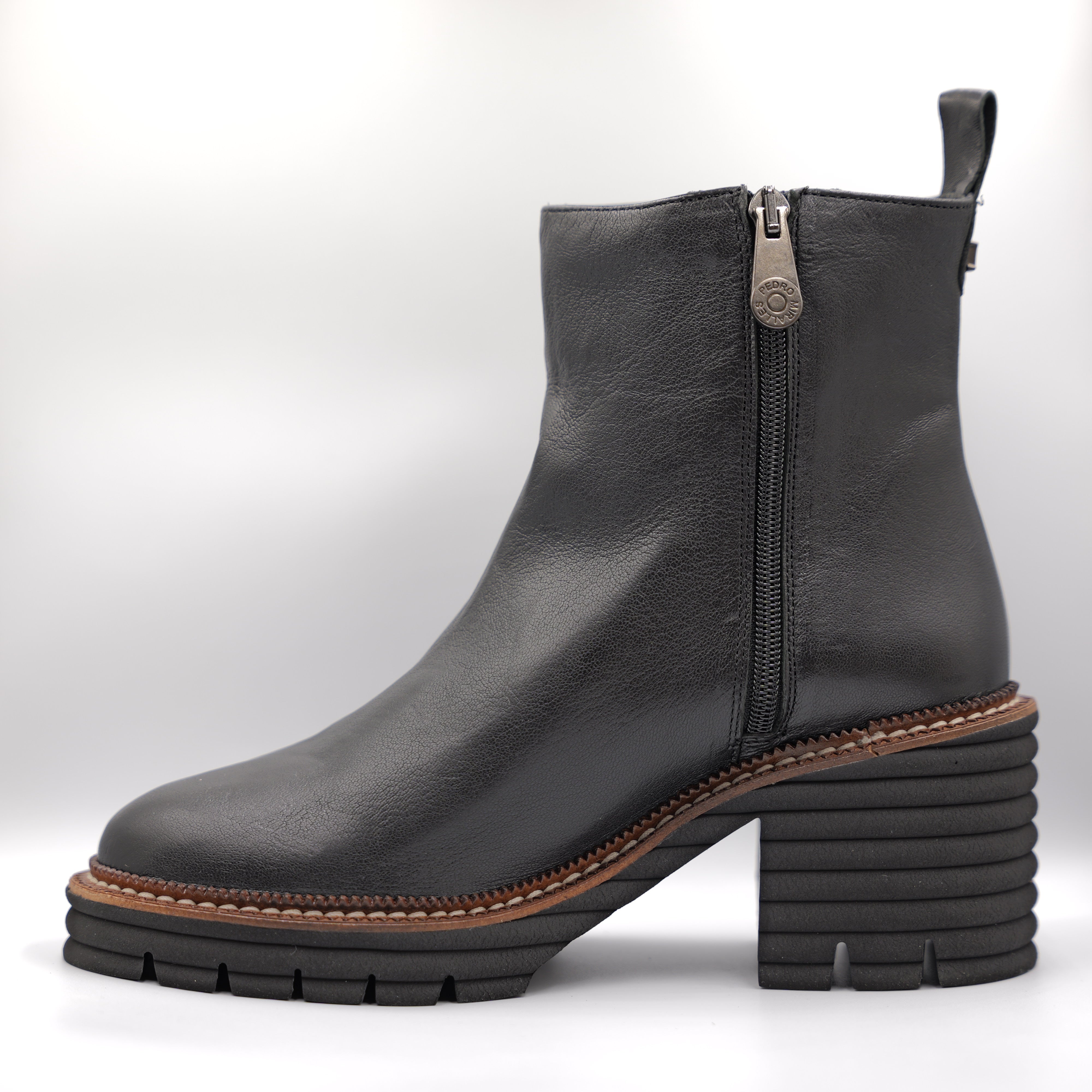 Pedro Miralles - Tronchetti in pelle con zip
