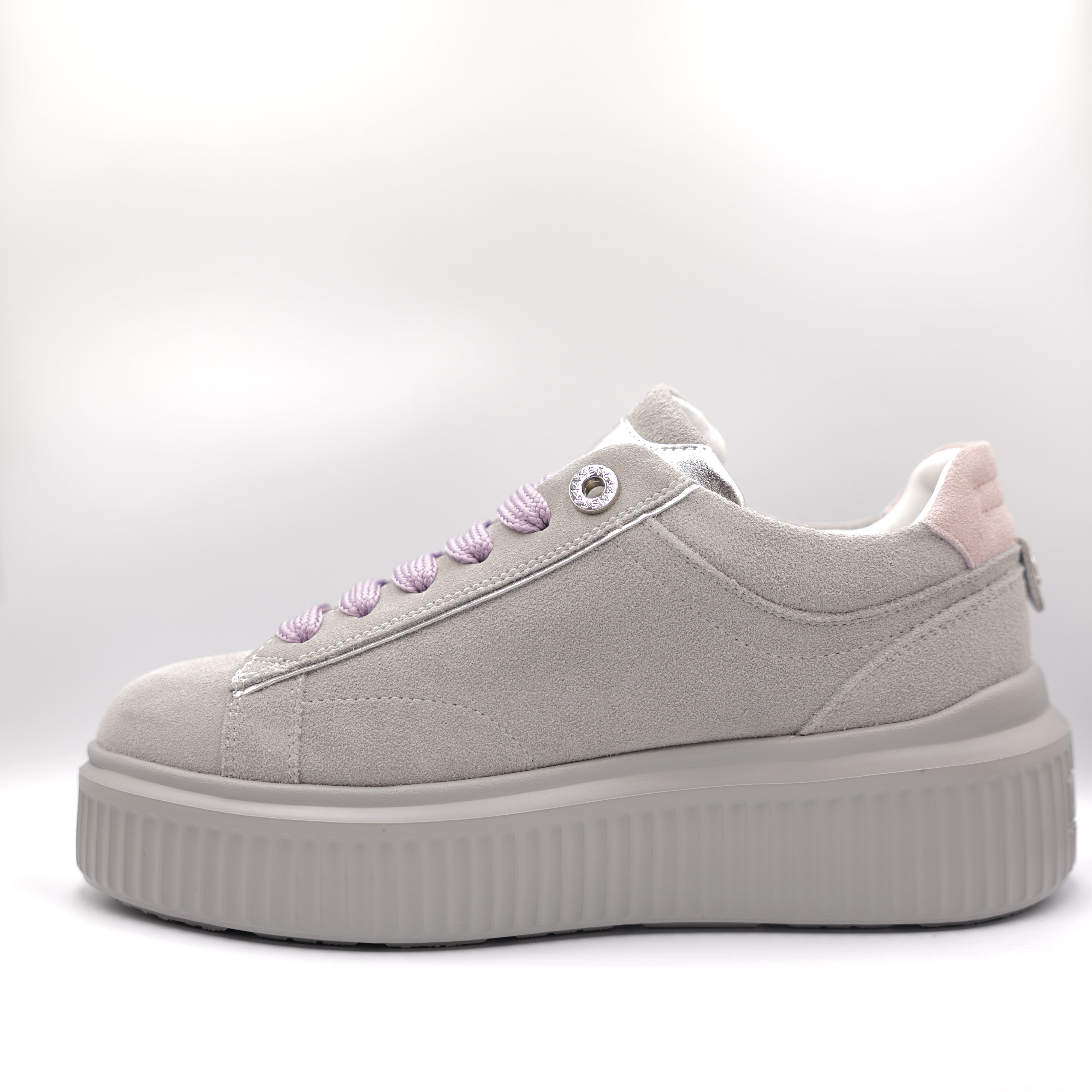 Janet - Sneakers in camoscio suola in gomma