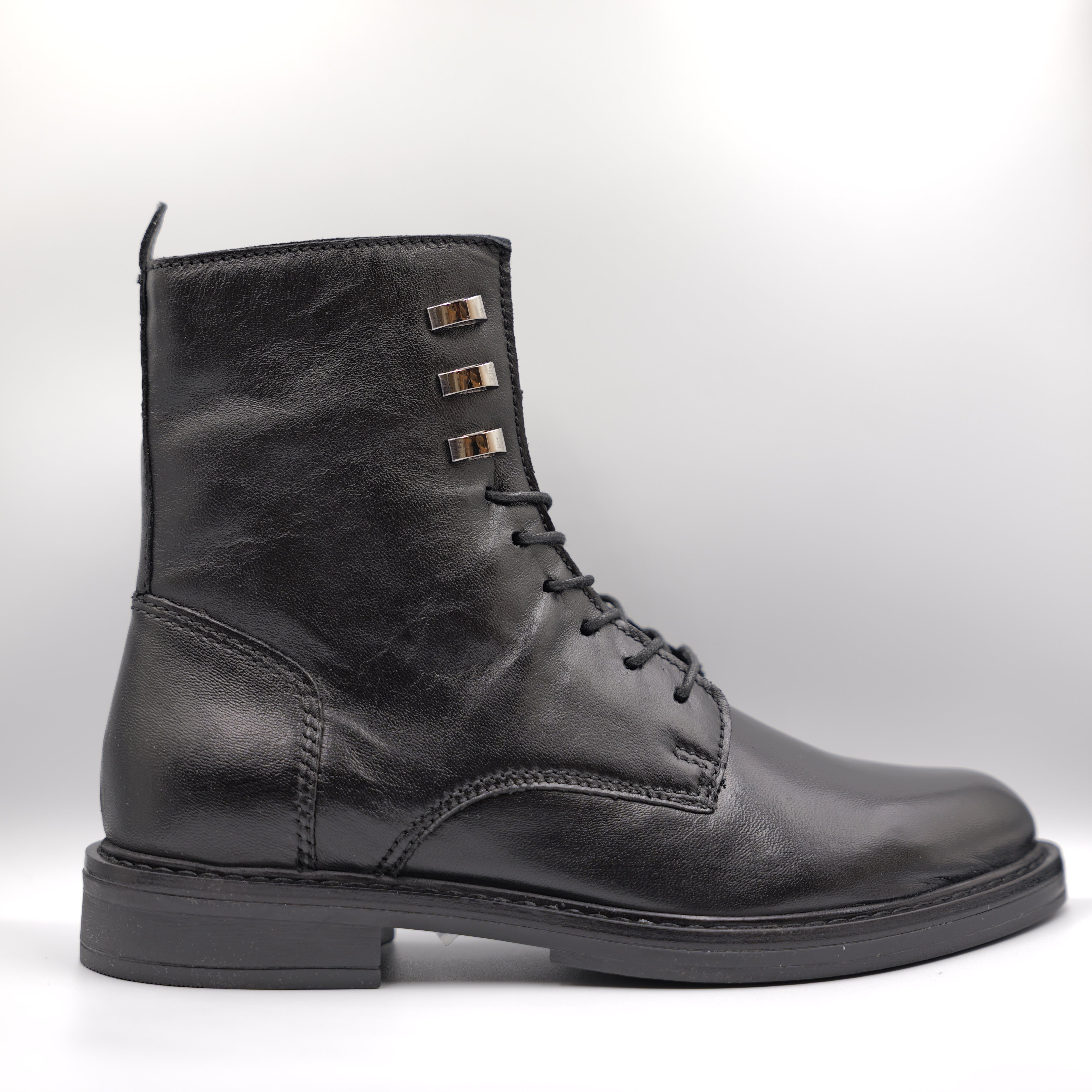 Mjus - Anfibi in pelle con lacci e zip